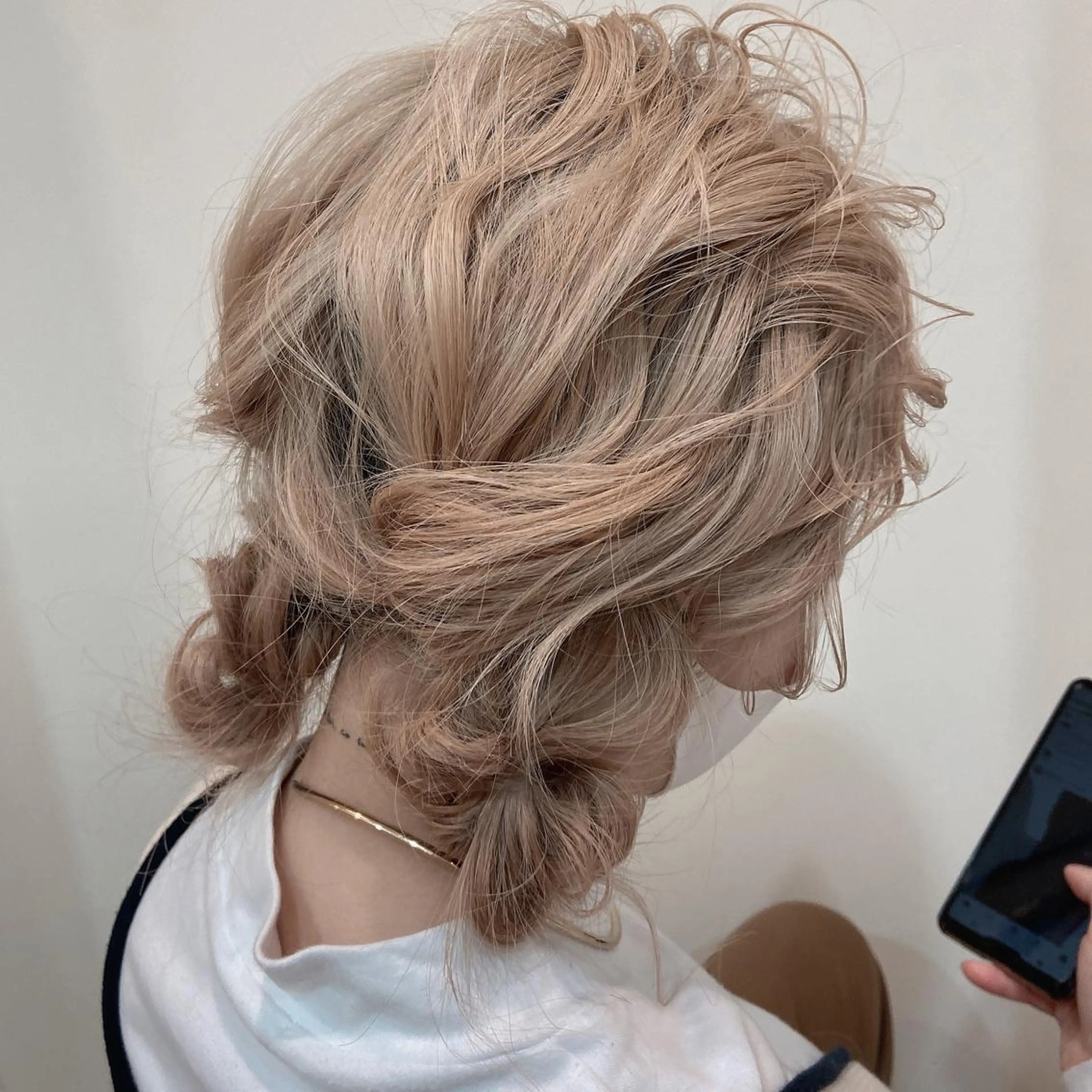セミロング カラー ヘアアレンジ Mirai 🧸のヘアスタイル