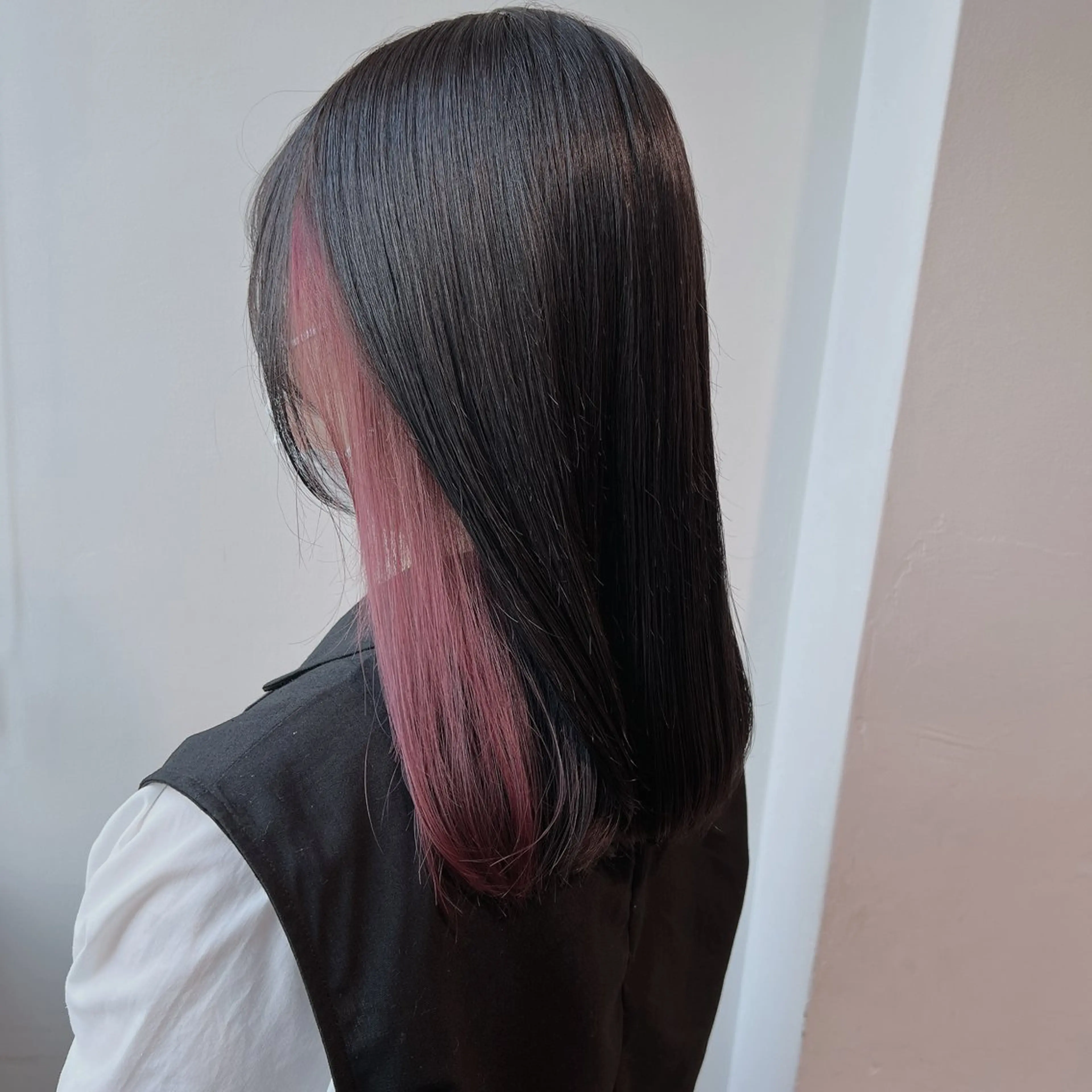 ロング カラー ヘアカラー トリートメント ヘッドスパ ヘアセット 韓国レイヤー🕊️ 柔らかベージュ🧸のヘアスタイル