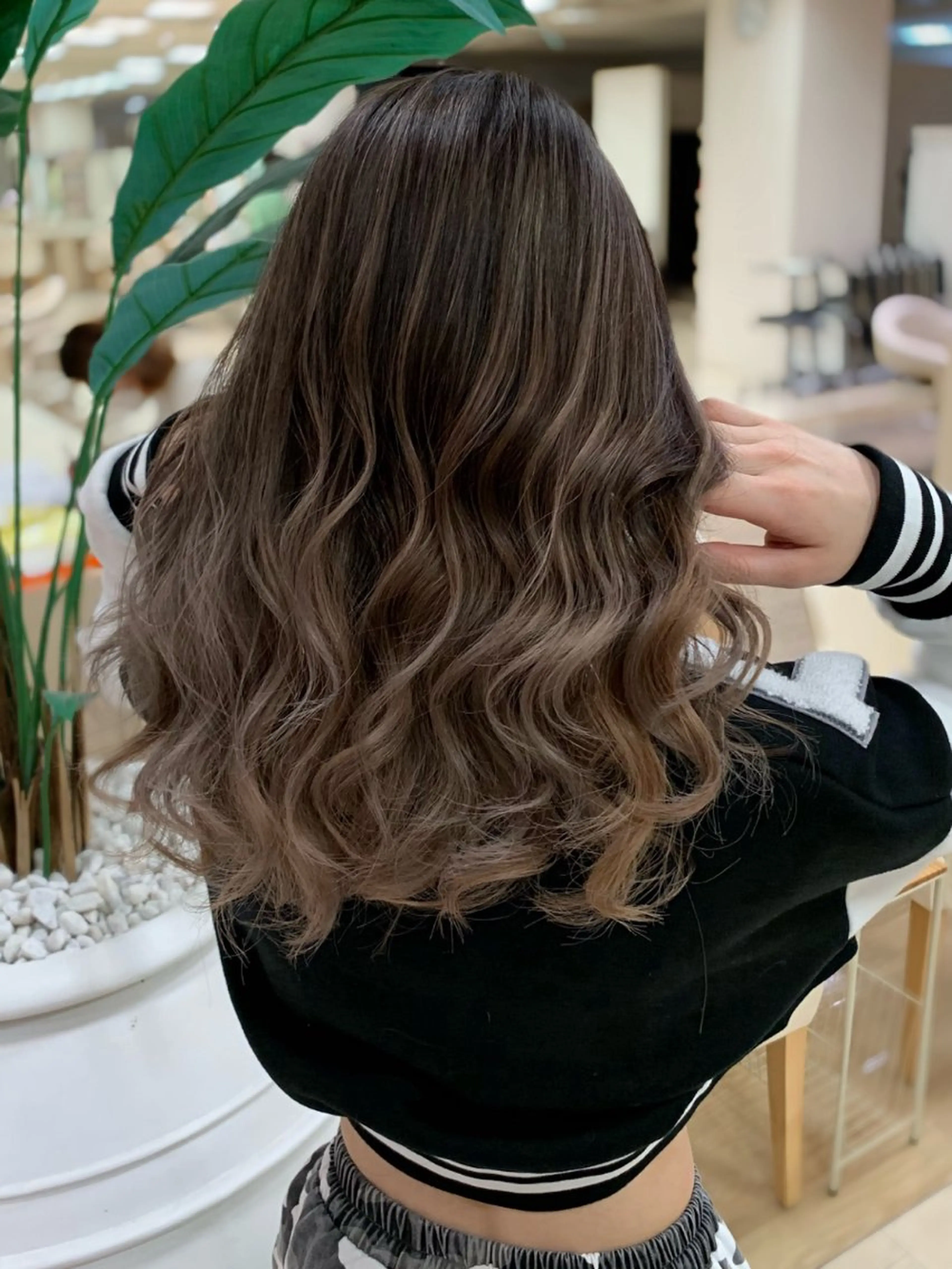 セミロング カラー 銀座/ハイライト特化 🌿ブリーチ/片山のヘアスタイル