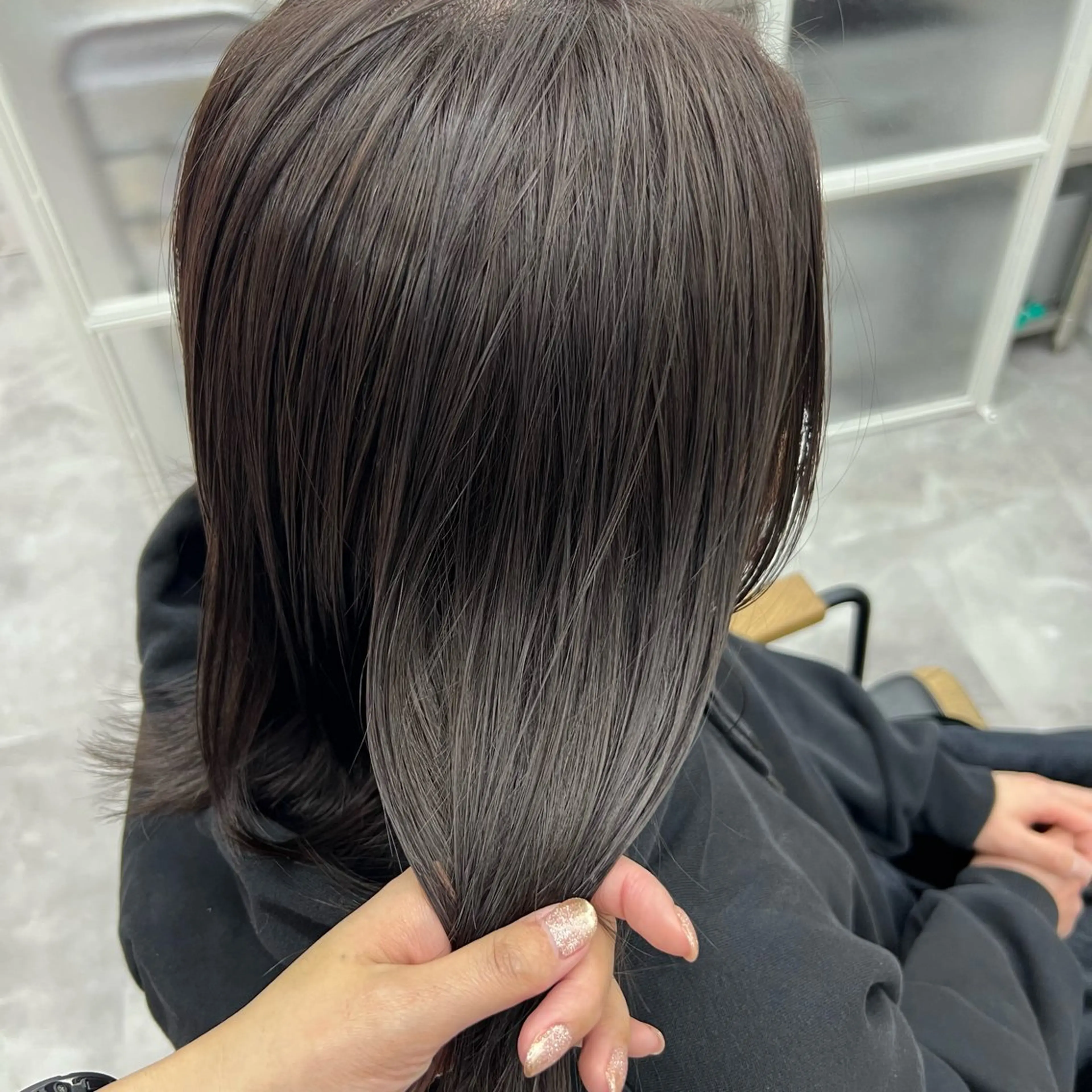 ミディアム ヘアカラー 岸下 理緒のヘアスタイル