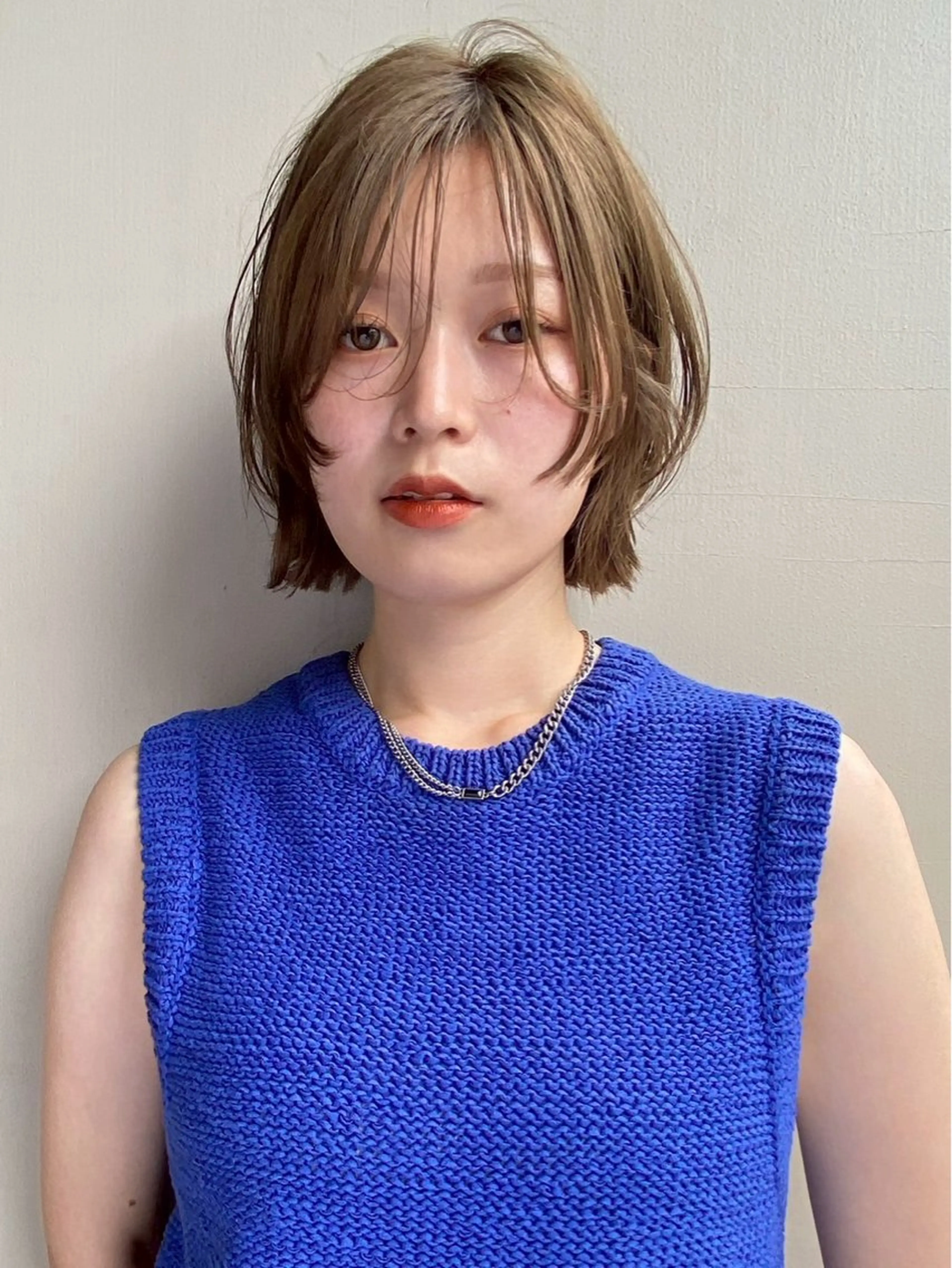 ミディアム カラー ベージュカラー 透明感カラー トリートメント ヘアカラー blau hair and care《ブラウ》所属・MARU.縮毛矯正 デザインカラーのヘアスタイル