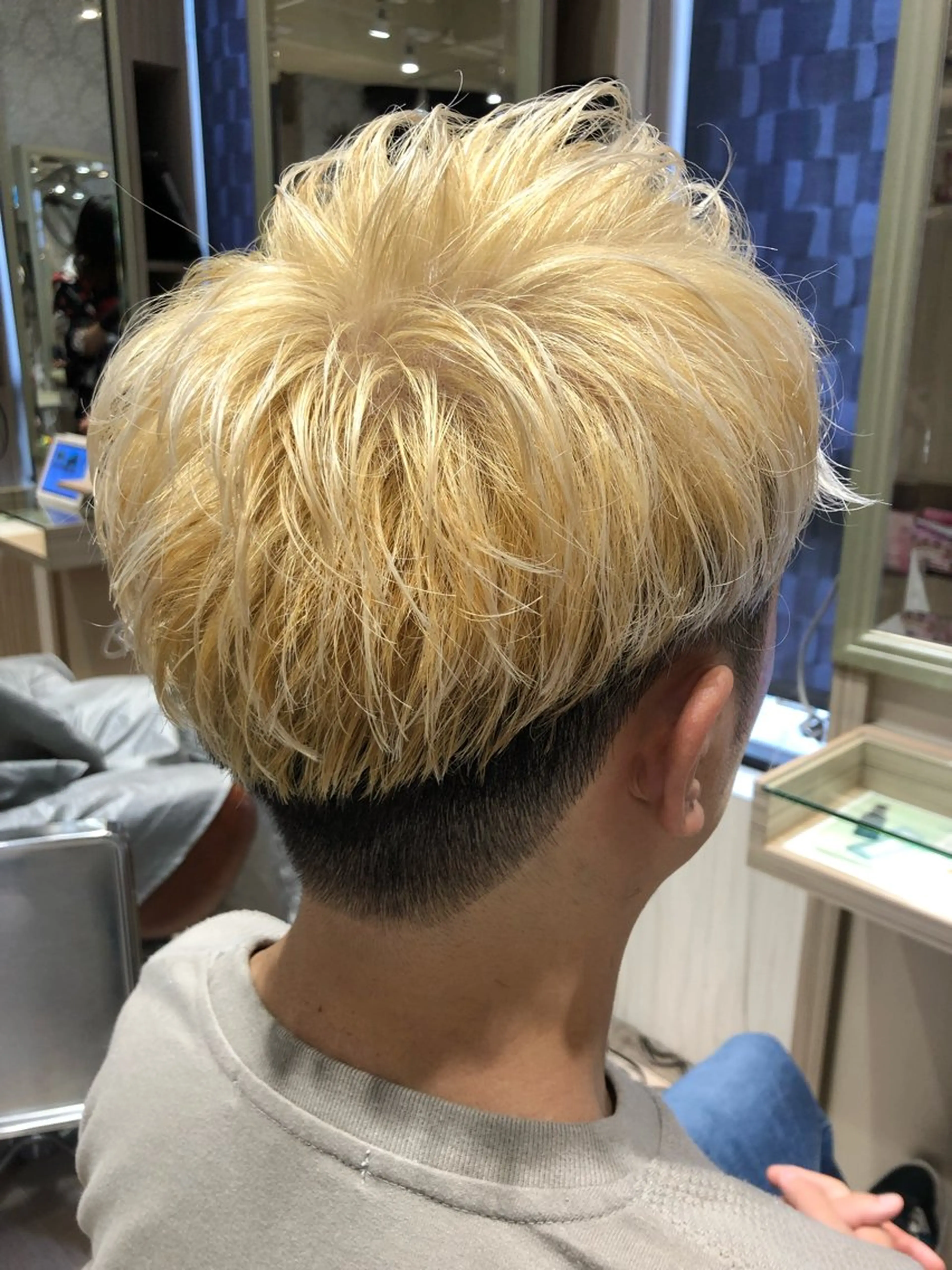ショート カラー メンズ 一戸 拓斗のヘアスタイル