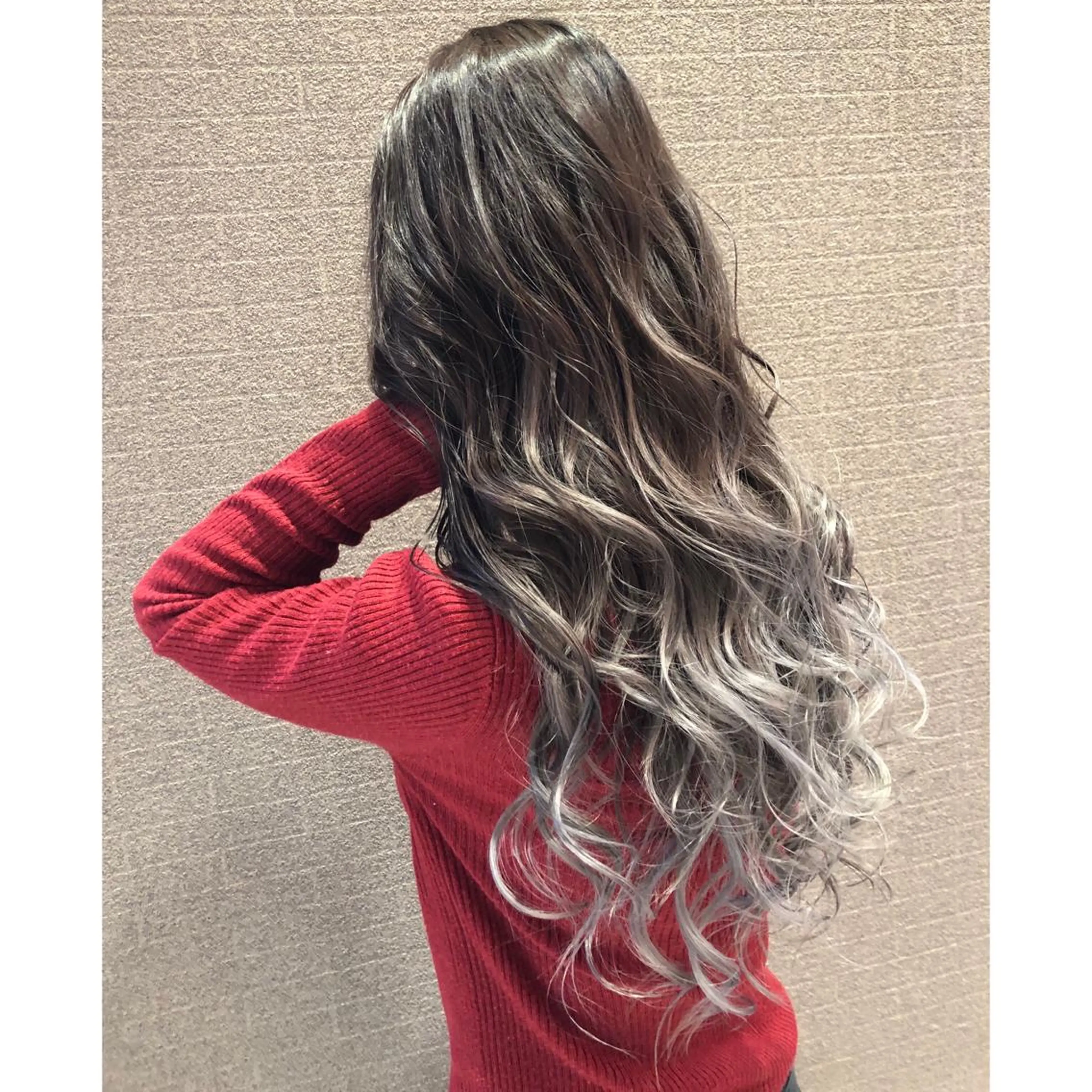 ロング カラー ヘアアレンジ バレイヤージュ デザインカラー グラデーションカラー ハイライトカラー ハイトーンカラー アンドウ ユウ/ レイヤーカット/韓国のヘアスタイル