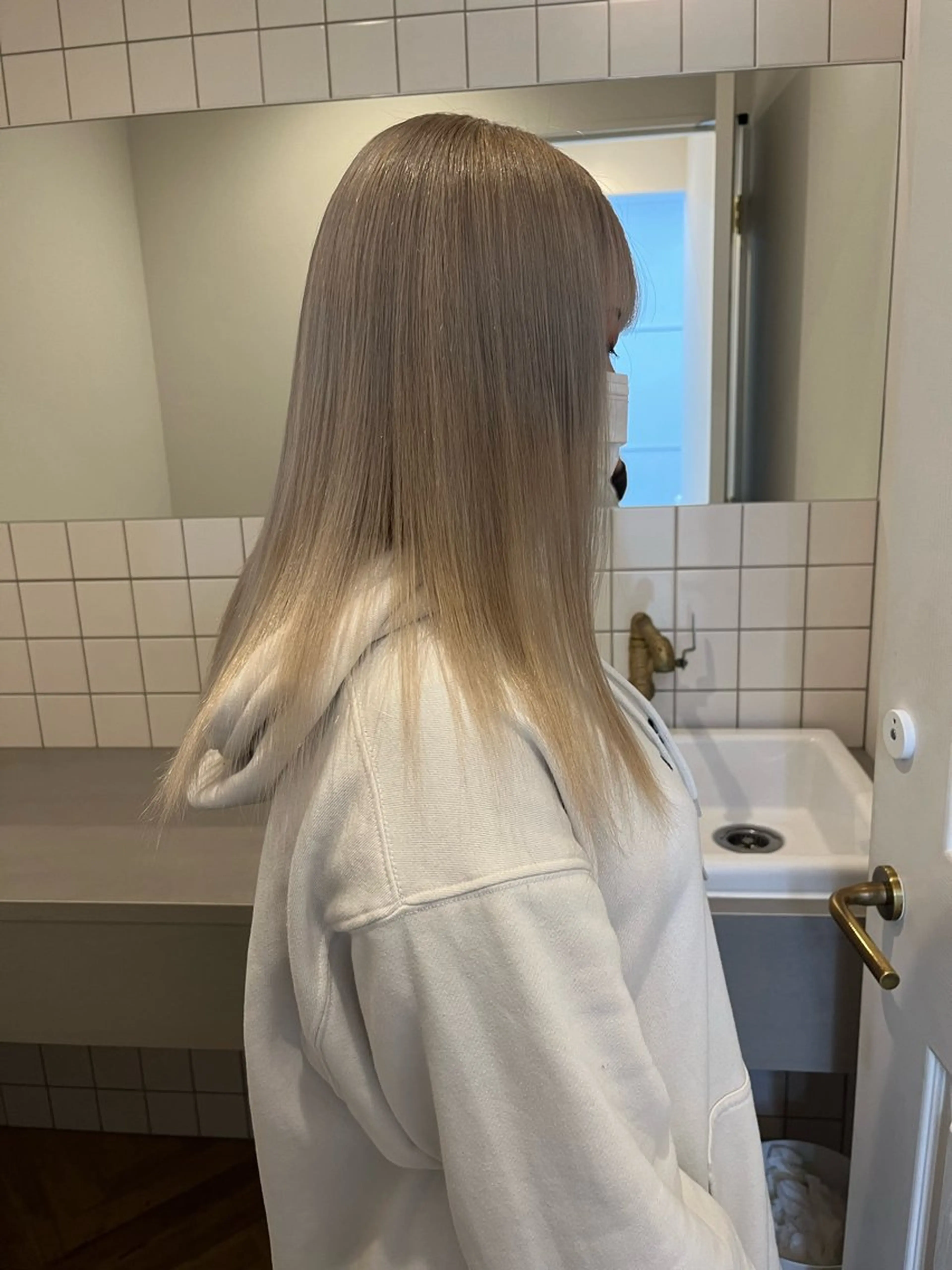 カラー yuka/ロング/ レイヤーカットモデルのヘアスタイル