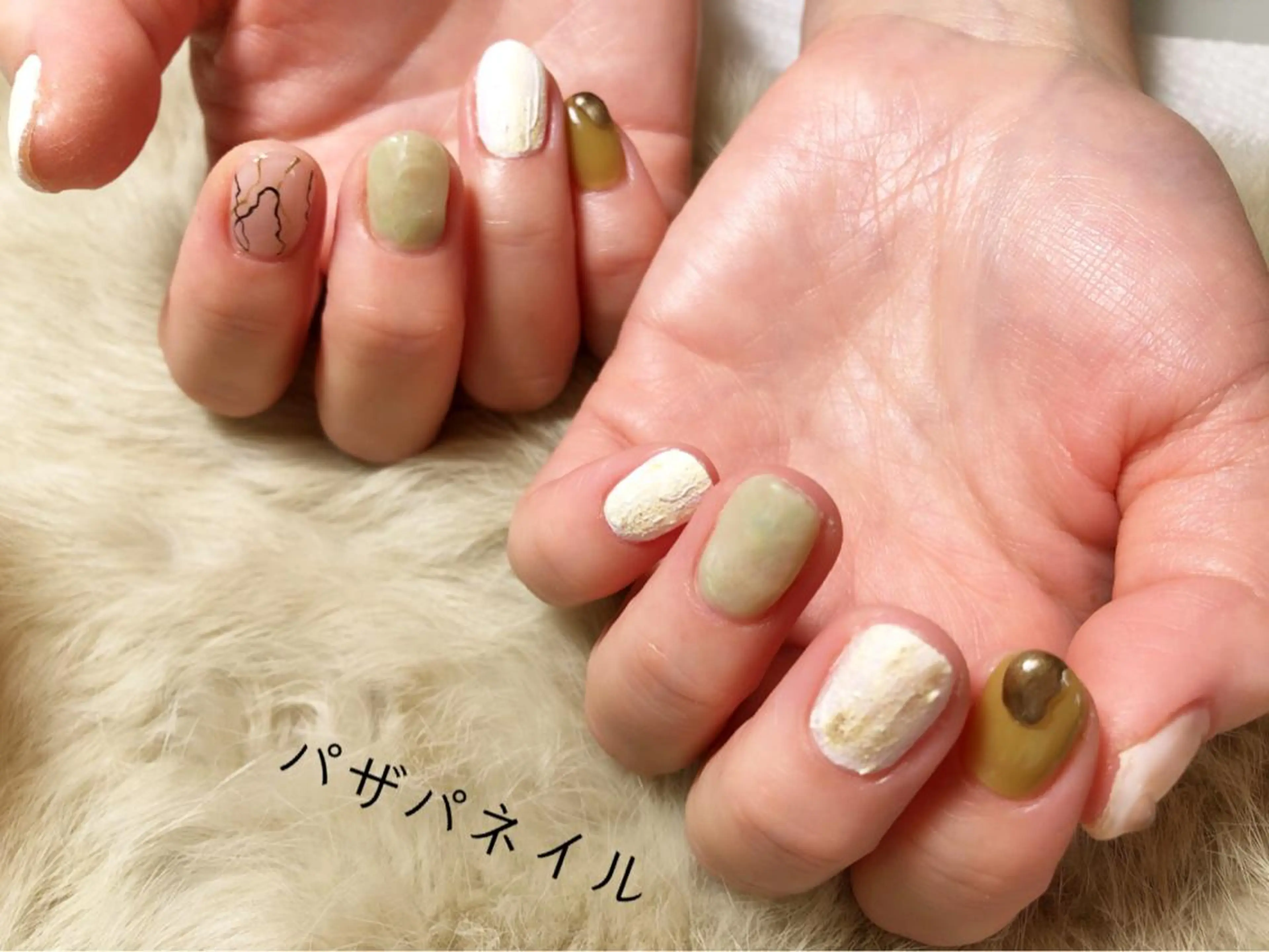 ネイル Yakko pas á pasのネイルデザイン
