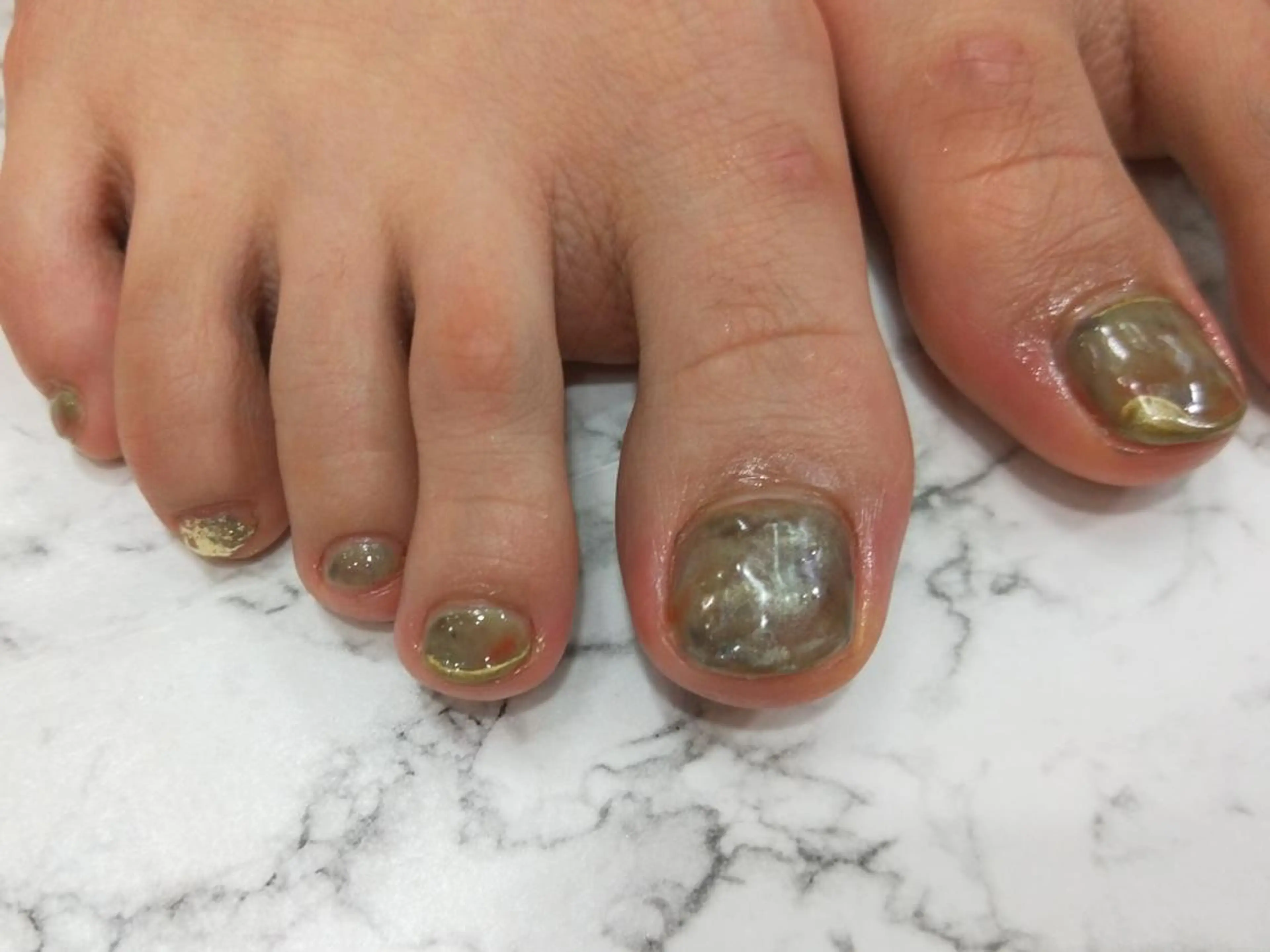 ネイル フットネイル R'well所属・はばすみれ🎀ﾈｲﾙ 光ﾌｪｲｼｬﾙ ﾍｱのネイルデザイン