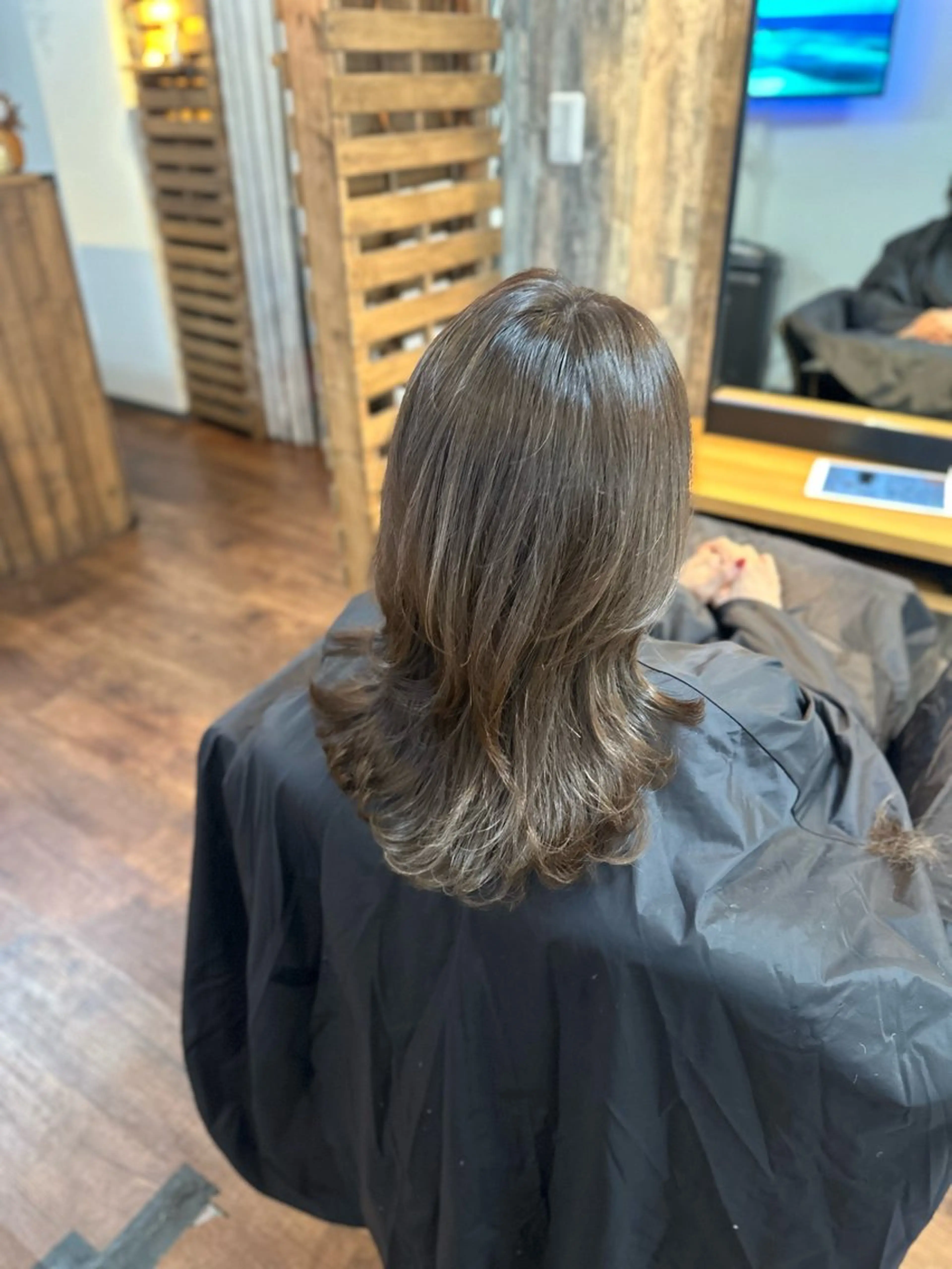 ミディアム 外国人風カラー レイヤーカット カット ヘアカラー トリートメント Lizir  ルズィール所属・Luzir⭐︎ GEN⭐︎のヘアスタイル