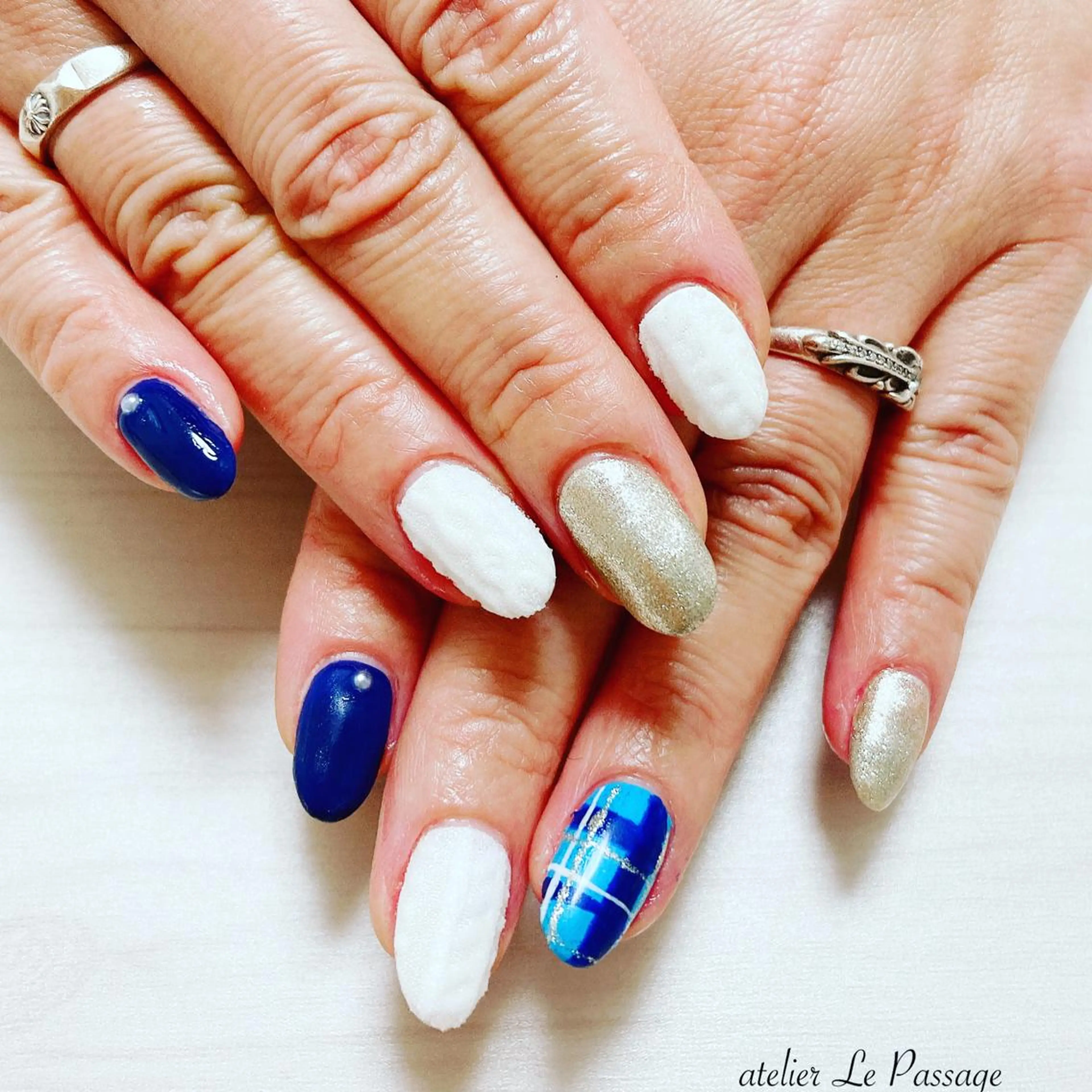 ネイル ジェルネイル ニュアンスネイル オフィスネイル パラジェル 冬ネイル Atelier Le Passage所属・h nakatsukaのネイルデザイン