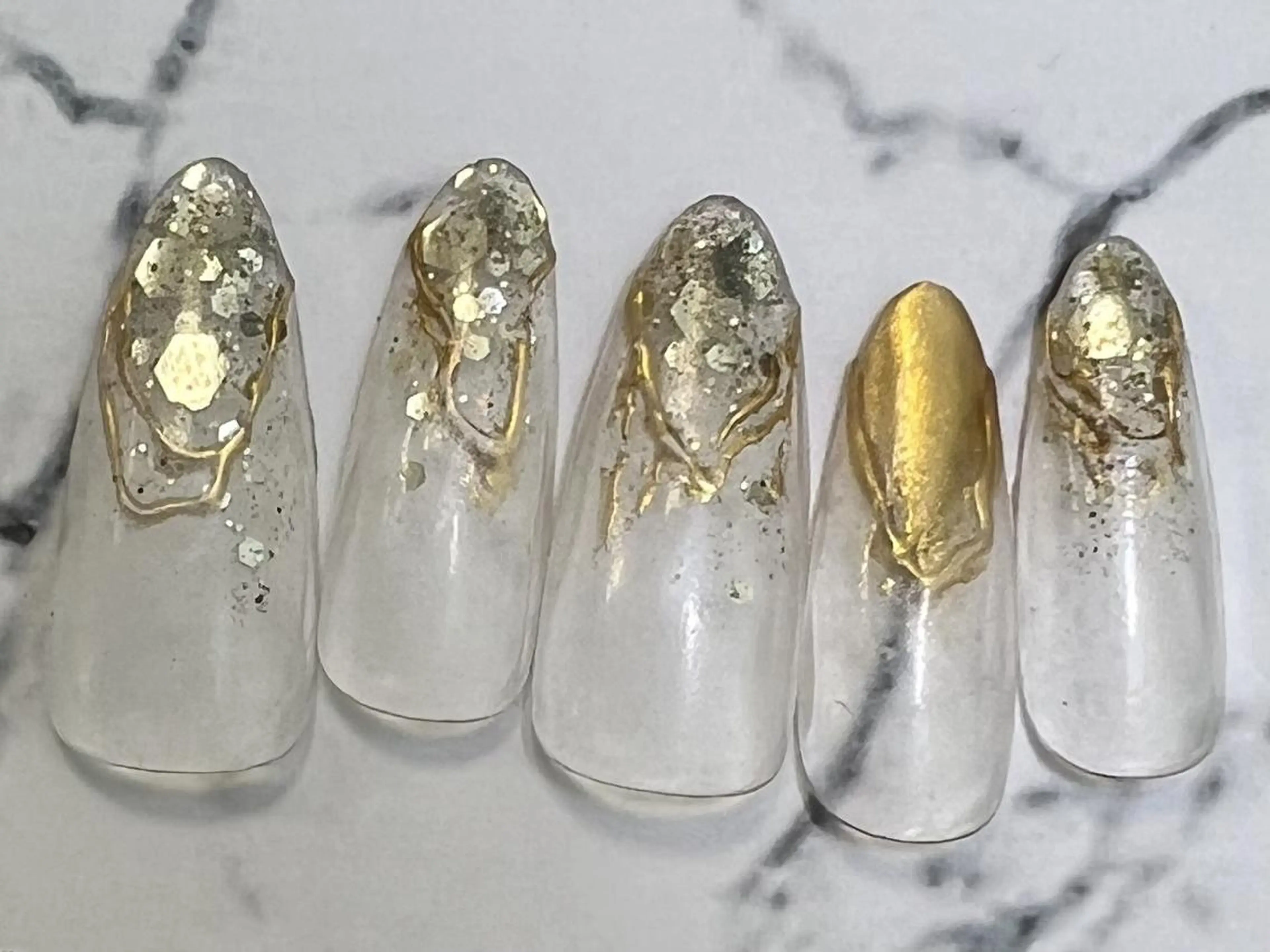 ネイル ❤️💛🩵京橋 痛ネイル⭐️3Dのネイルデザイン