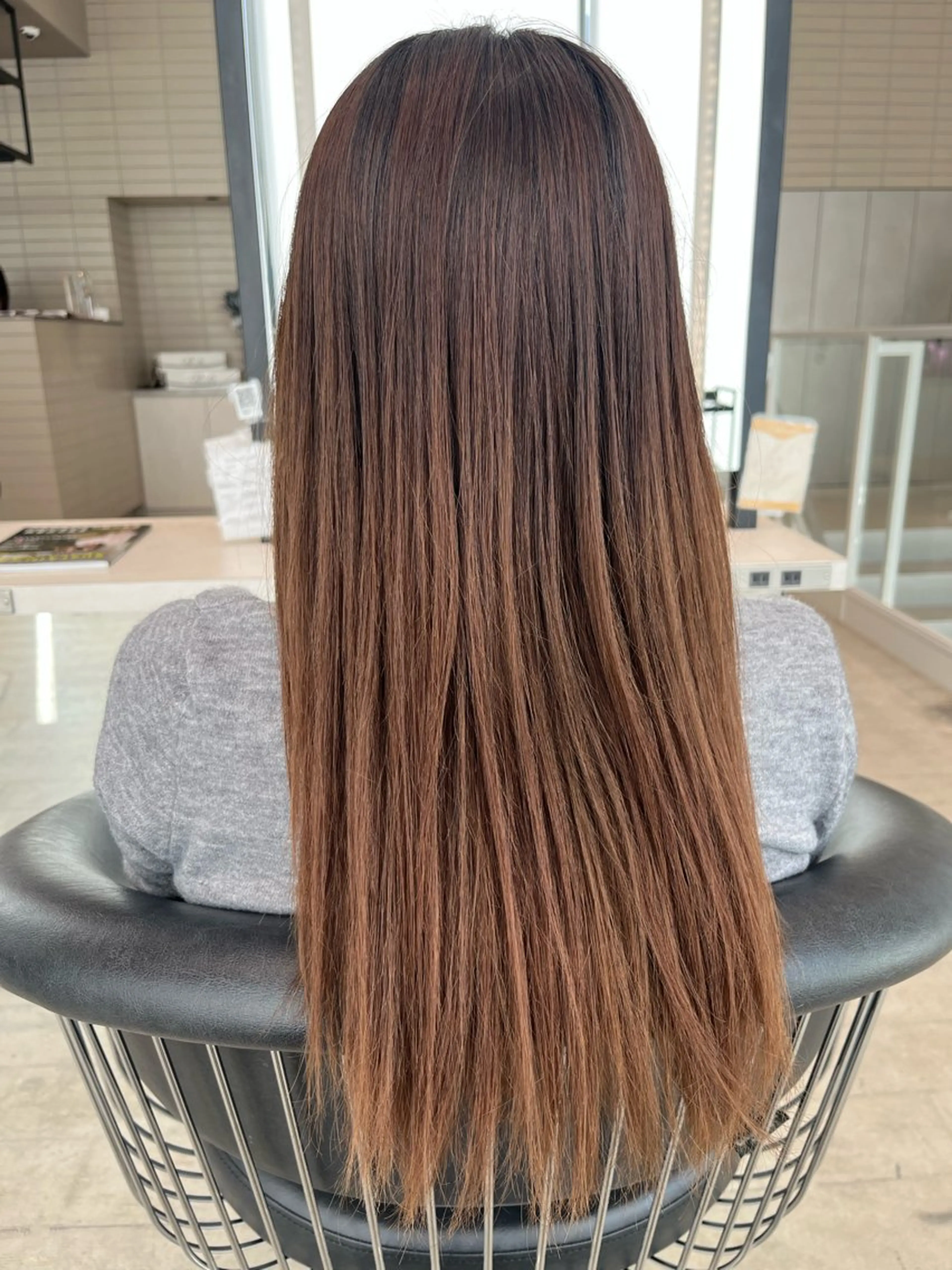 ロング 浅井 琥珀のヘアスタイル