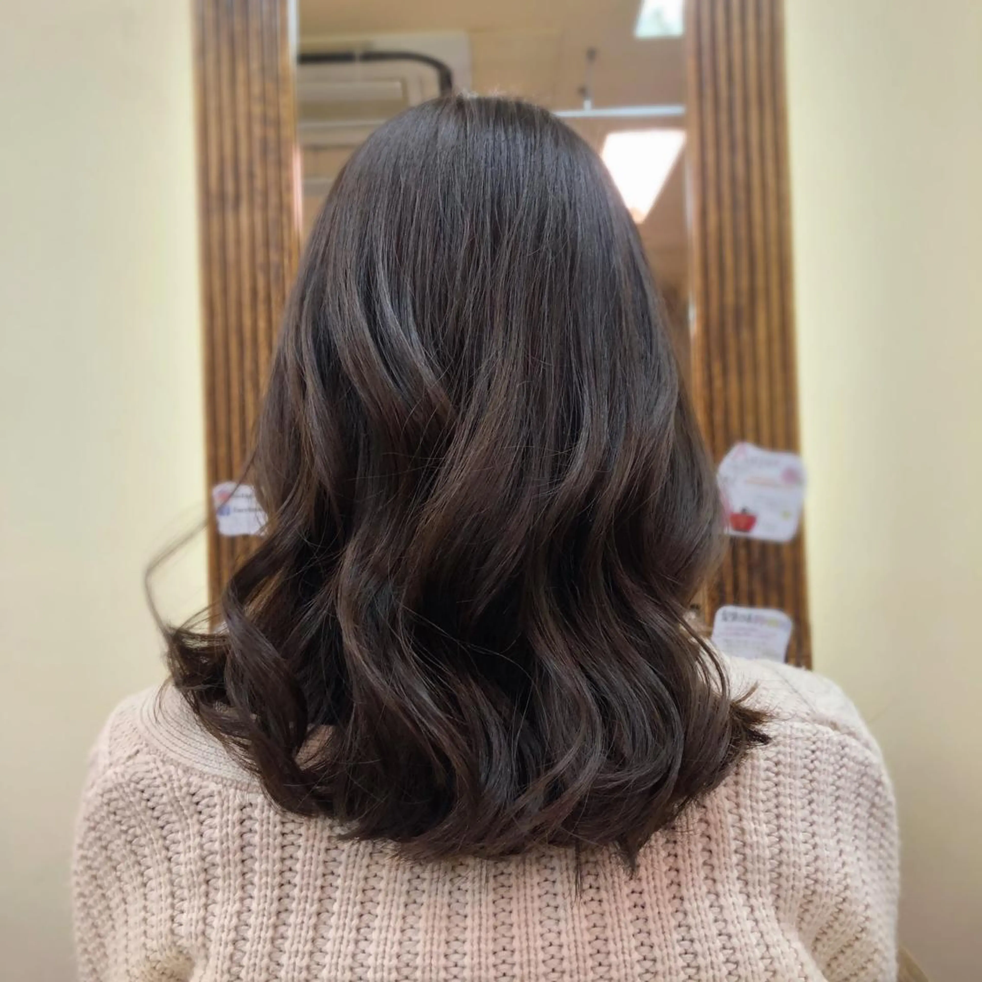 ミディアム カラー ヘアカラー トリートメント 山崎 絵莉香のヘアスタイル