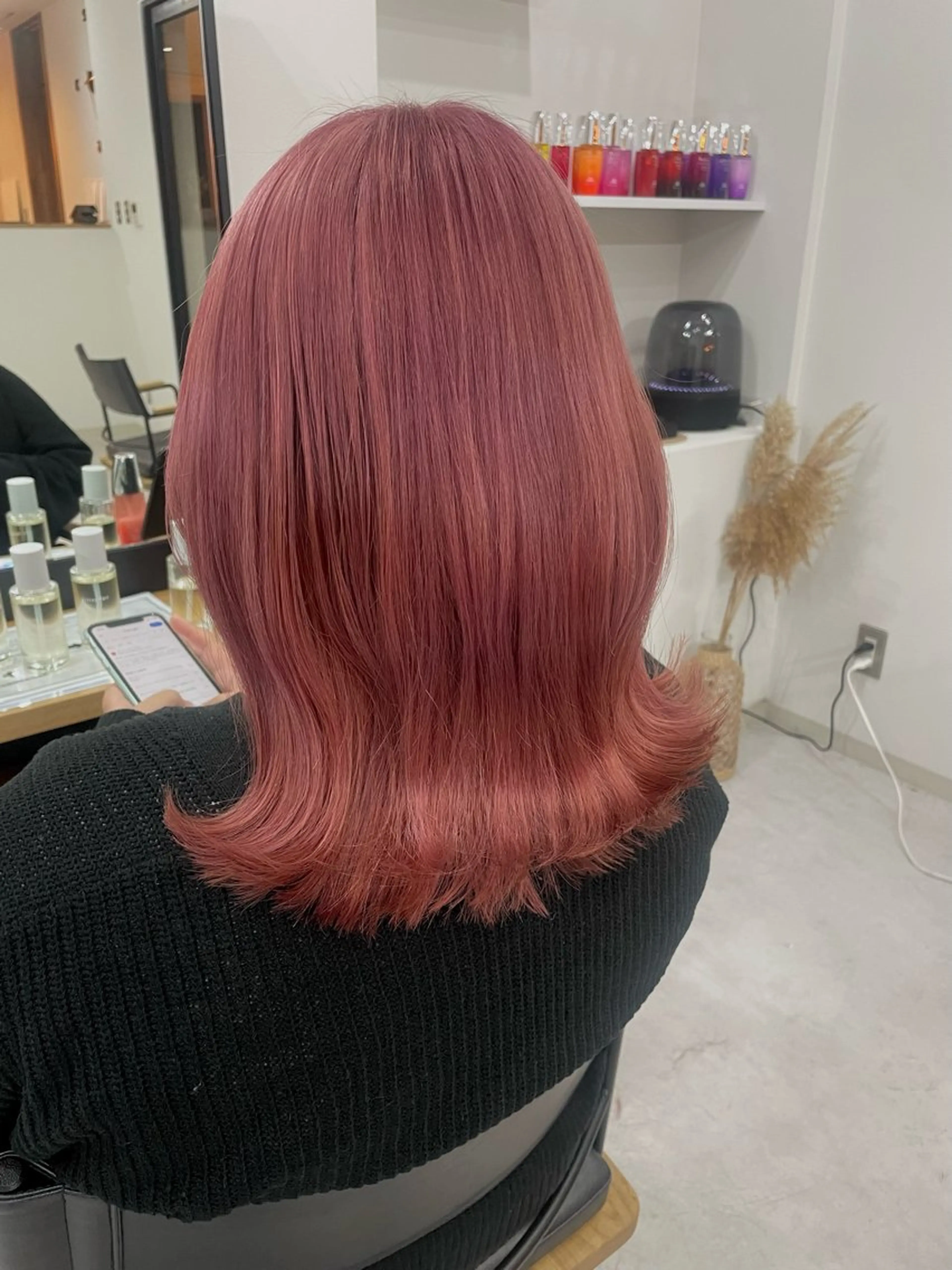 ミディアム カラー ピンクカラー Mina/岡山/矯正 ブリーチ/レイヤーのヘアスタイル