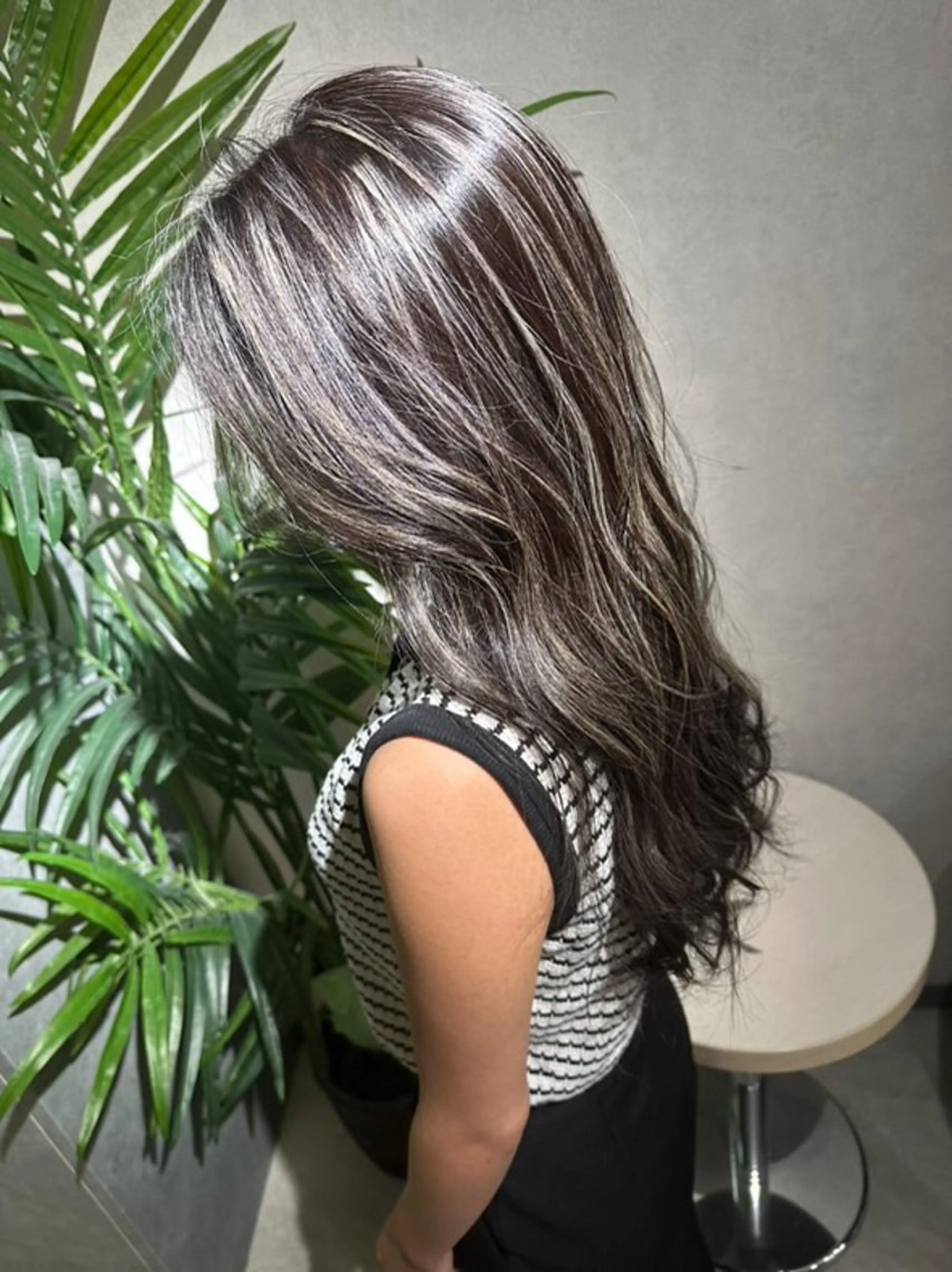 ロング カラー ハイライトカラー ハイライト ヘアカラー トリートメント カラーなら川嶋宏旭✨ salonLEPIAのヘアスタイル