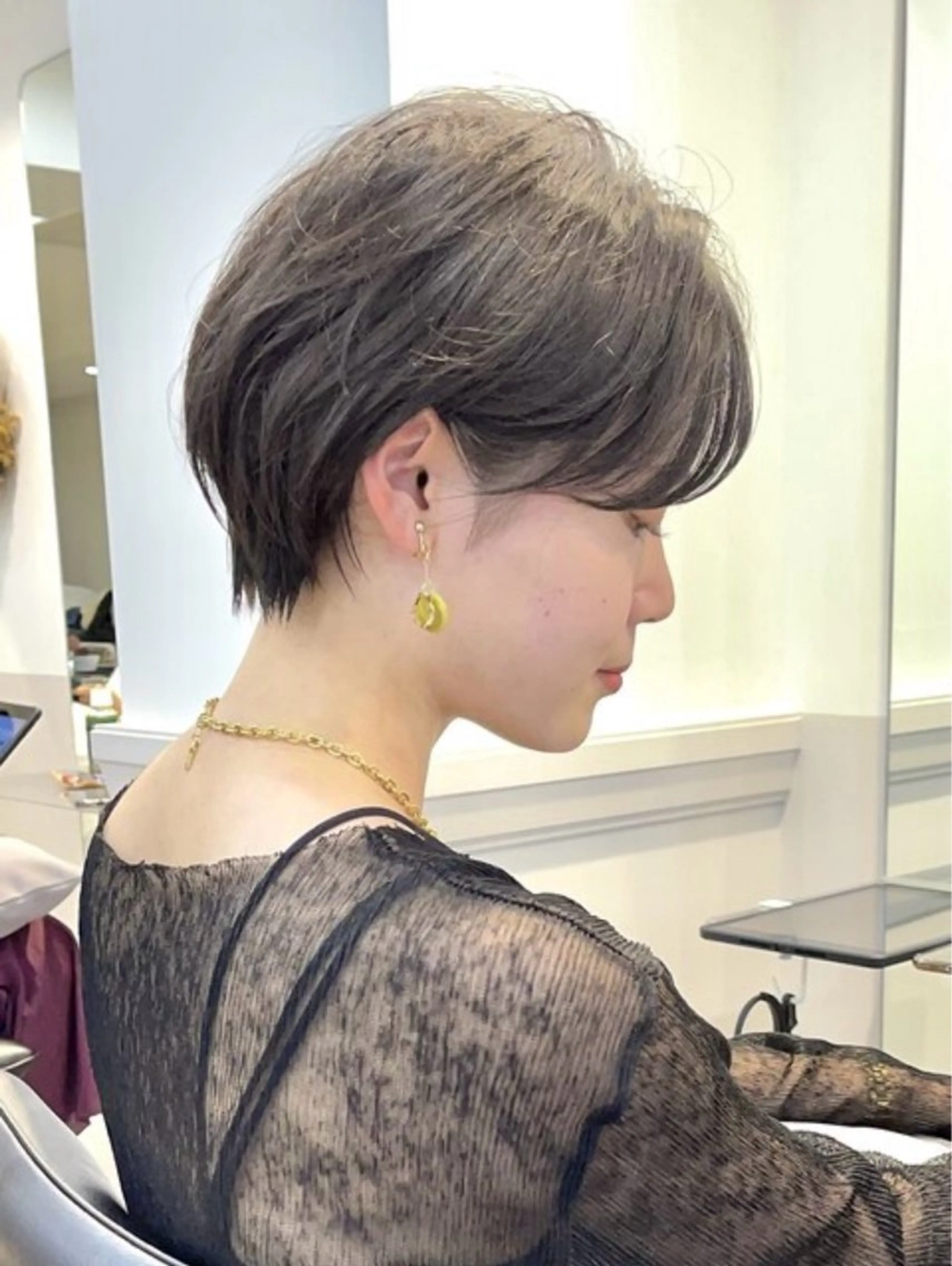 ショート 前下がりボブ ショートボブ ハンサムショート アッシュ アッシュグレー 🎀暖色カラー／ボブ 🎀MOMONAのヘアスタイル