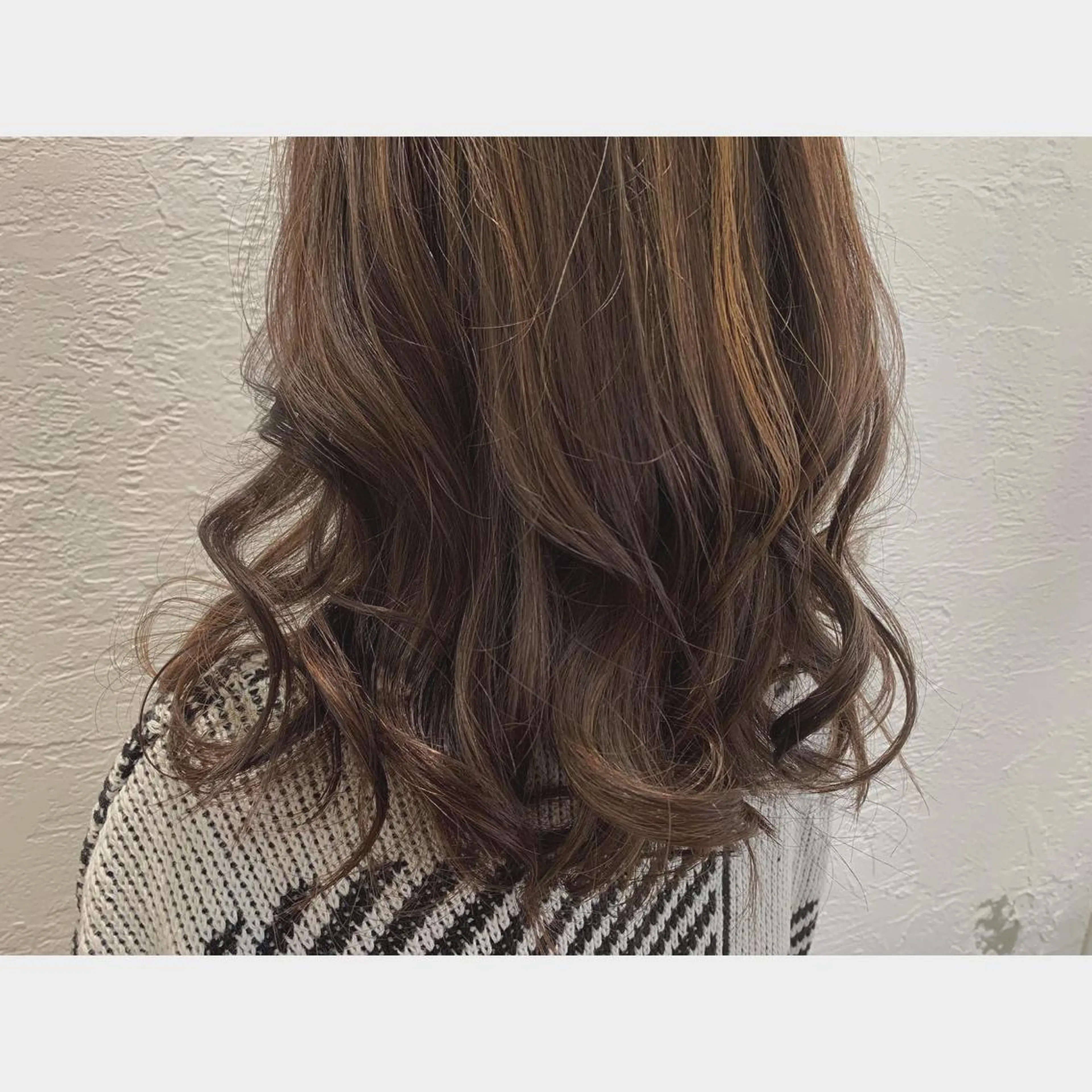 セミロング カラー カット ヘアカラー fio マナミのヘアスタイル