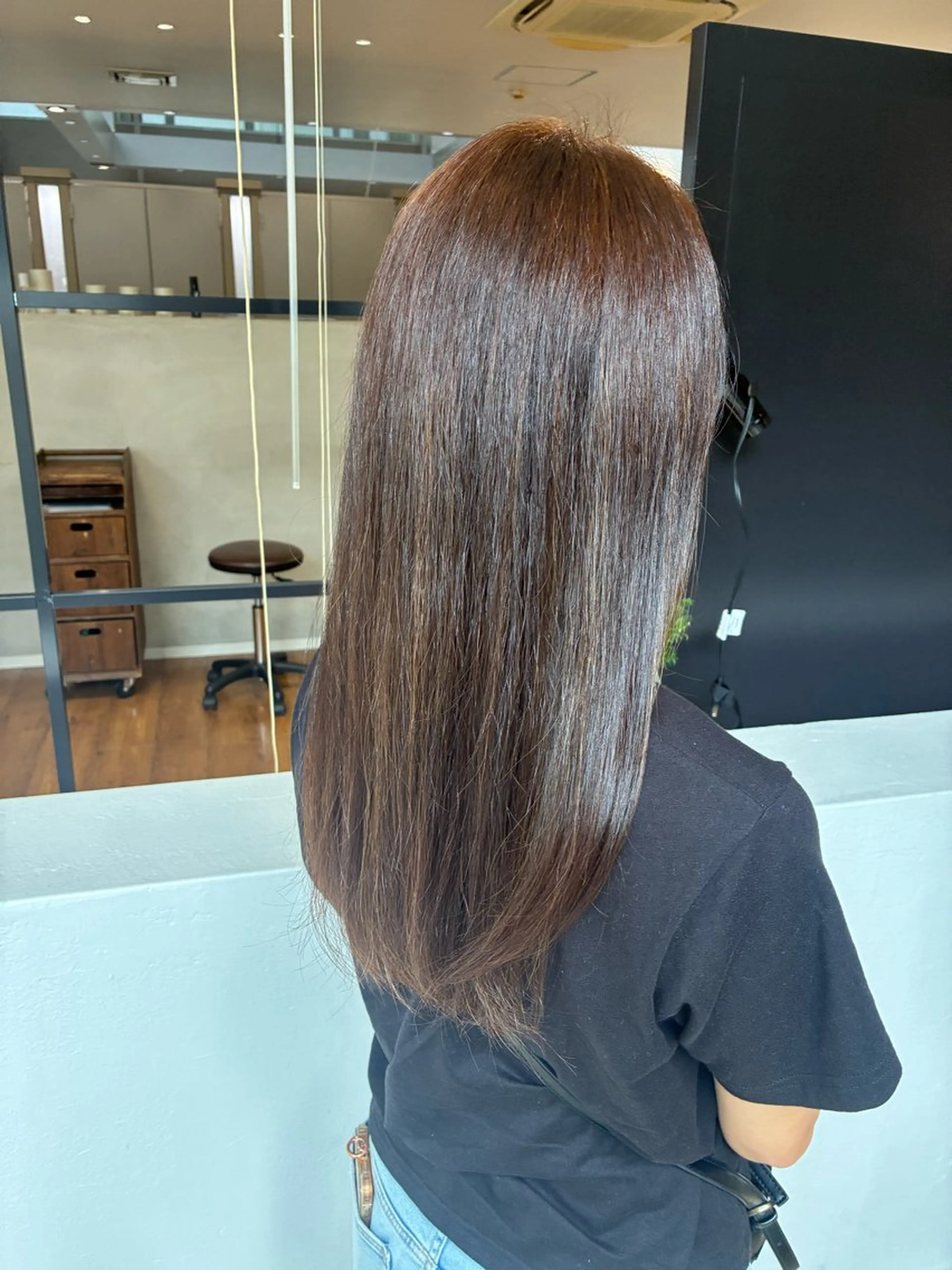 カラー 石川 菜月のヘアスタイル