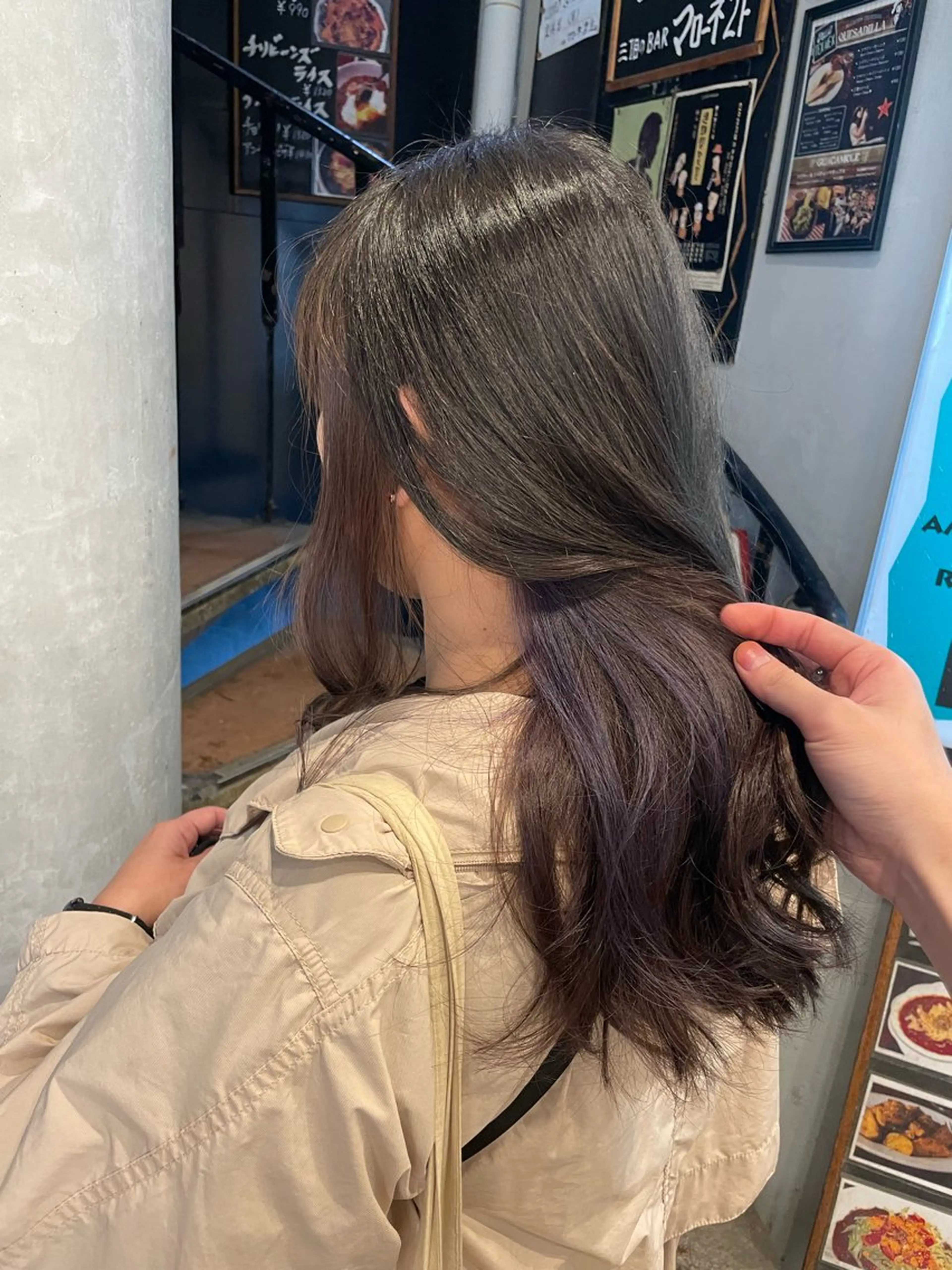 ミディアム ハイライト カット ヘアカラー トリートメント ケアブリーチ/ エクステ/レイヤーのヘアスタイル