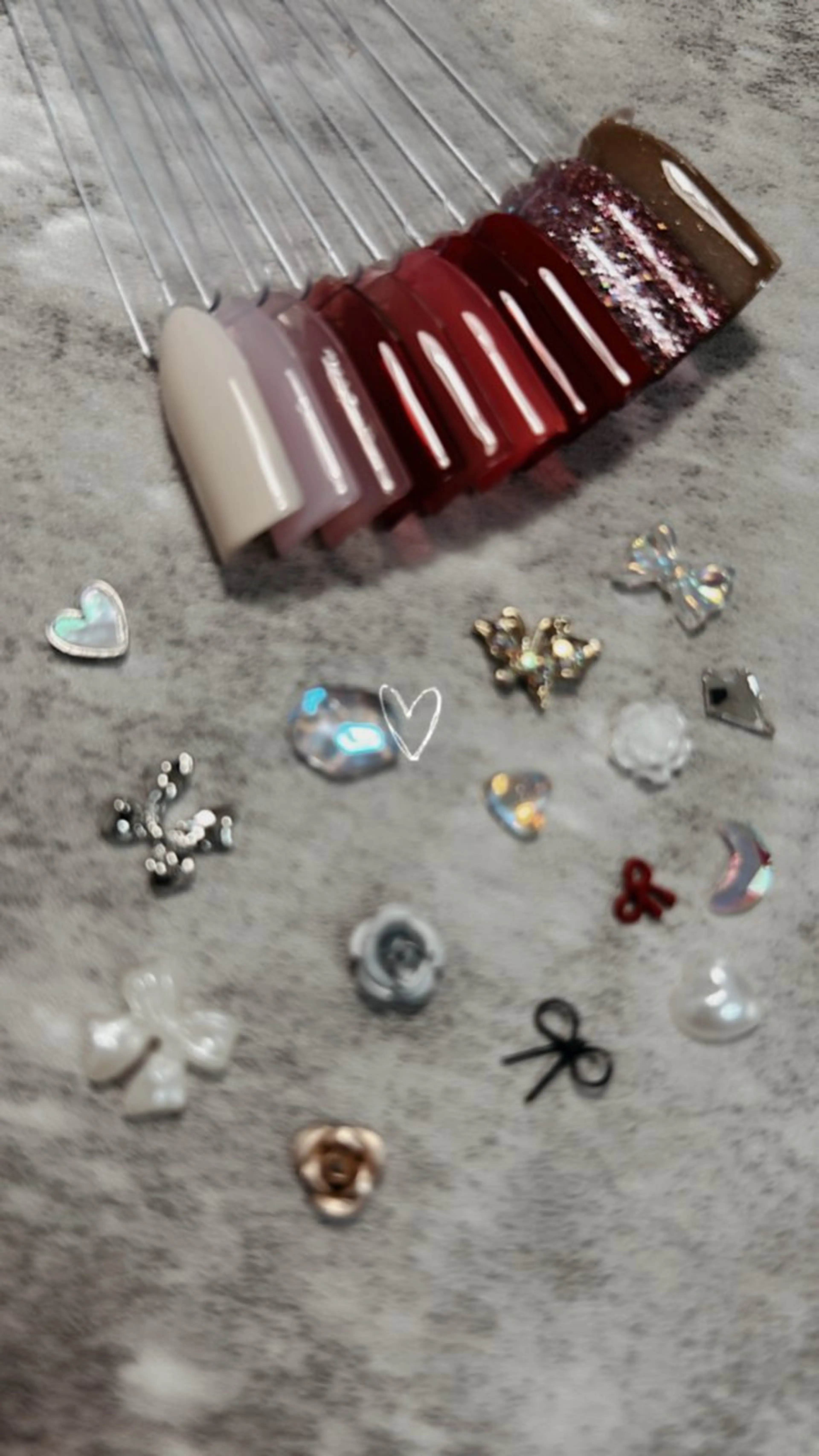 ネイル アートネイル マグネットネイル ピンク 赤色 cee. ckikakoのネイルデザイン