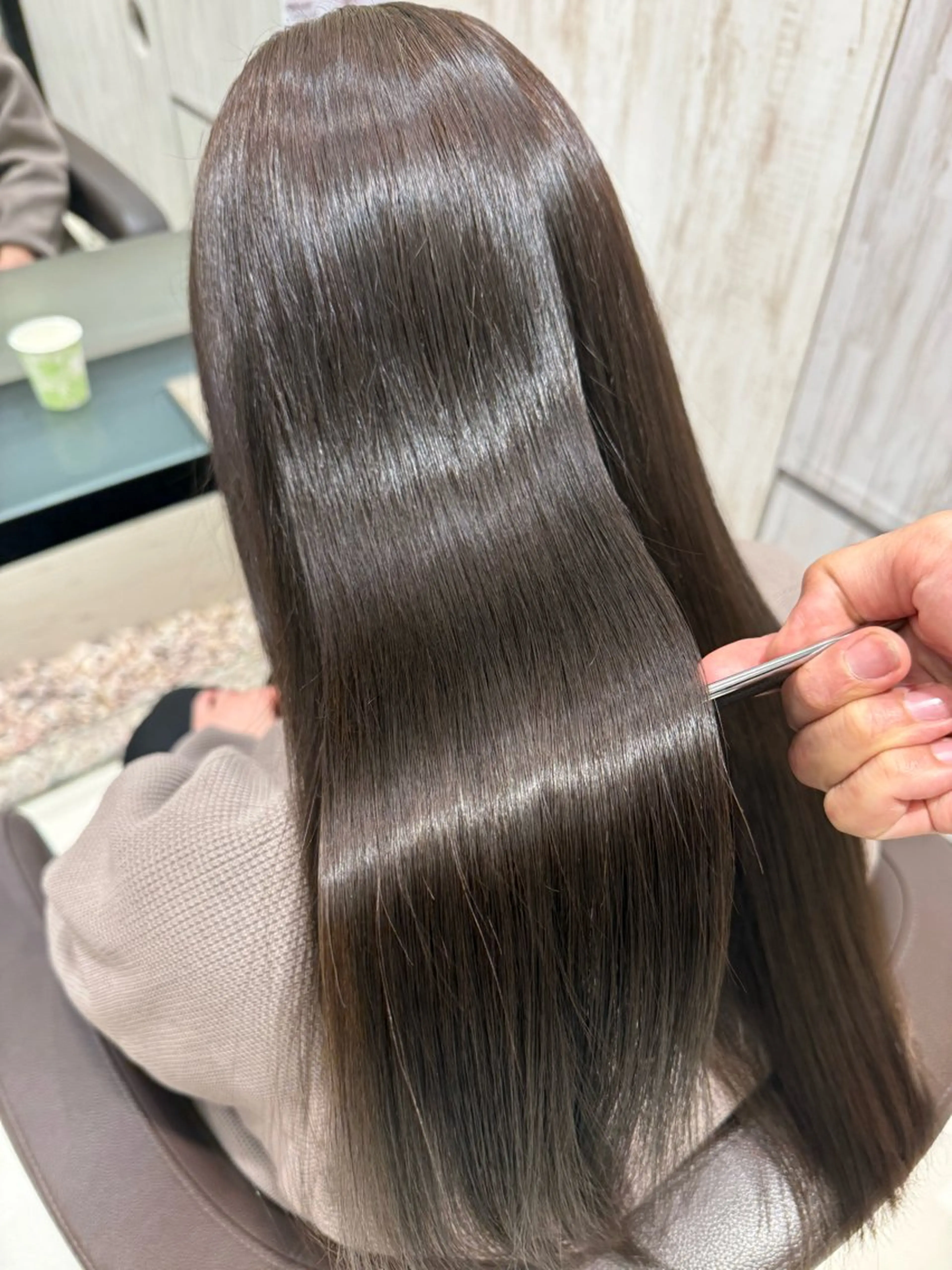 ロング カラー カット 縮毛矯正 トリートメント EARTH 山﨑龍馬のヘアスタイル