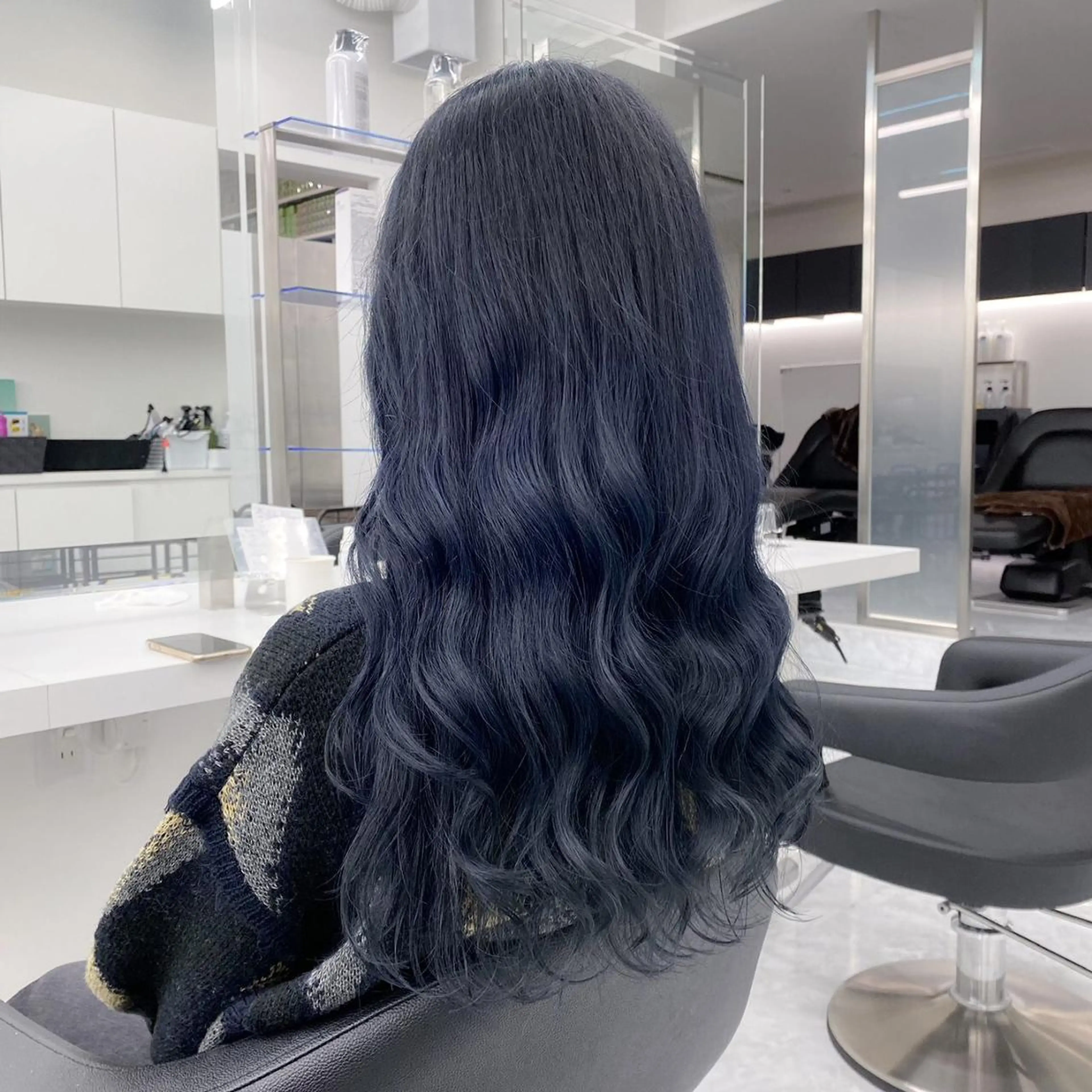 カラー 韓国風寒色/レイヤー 🩶横浜THREEのヘアスタイル