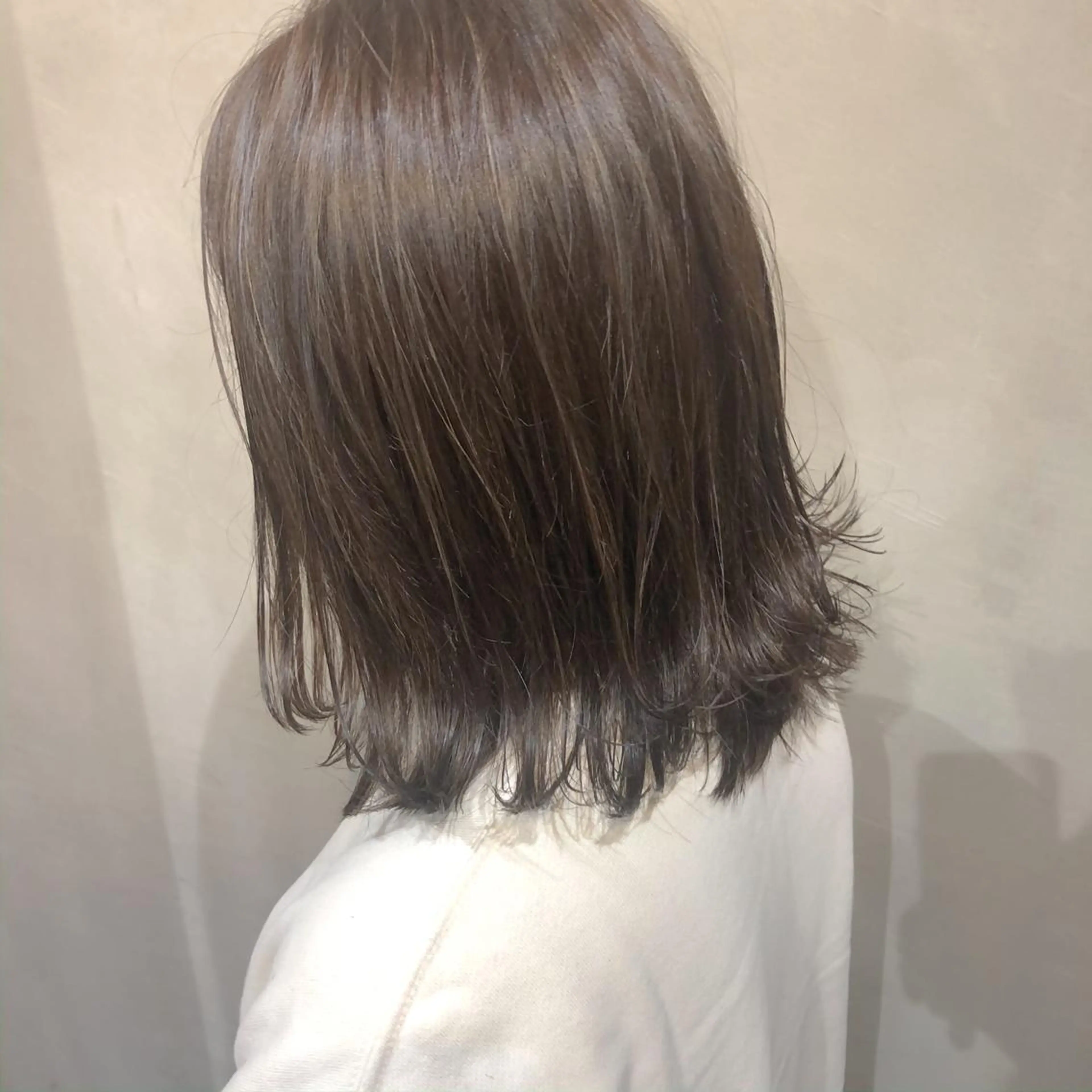 セミロング kiy by ioeのヘアスタイル