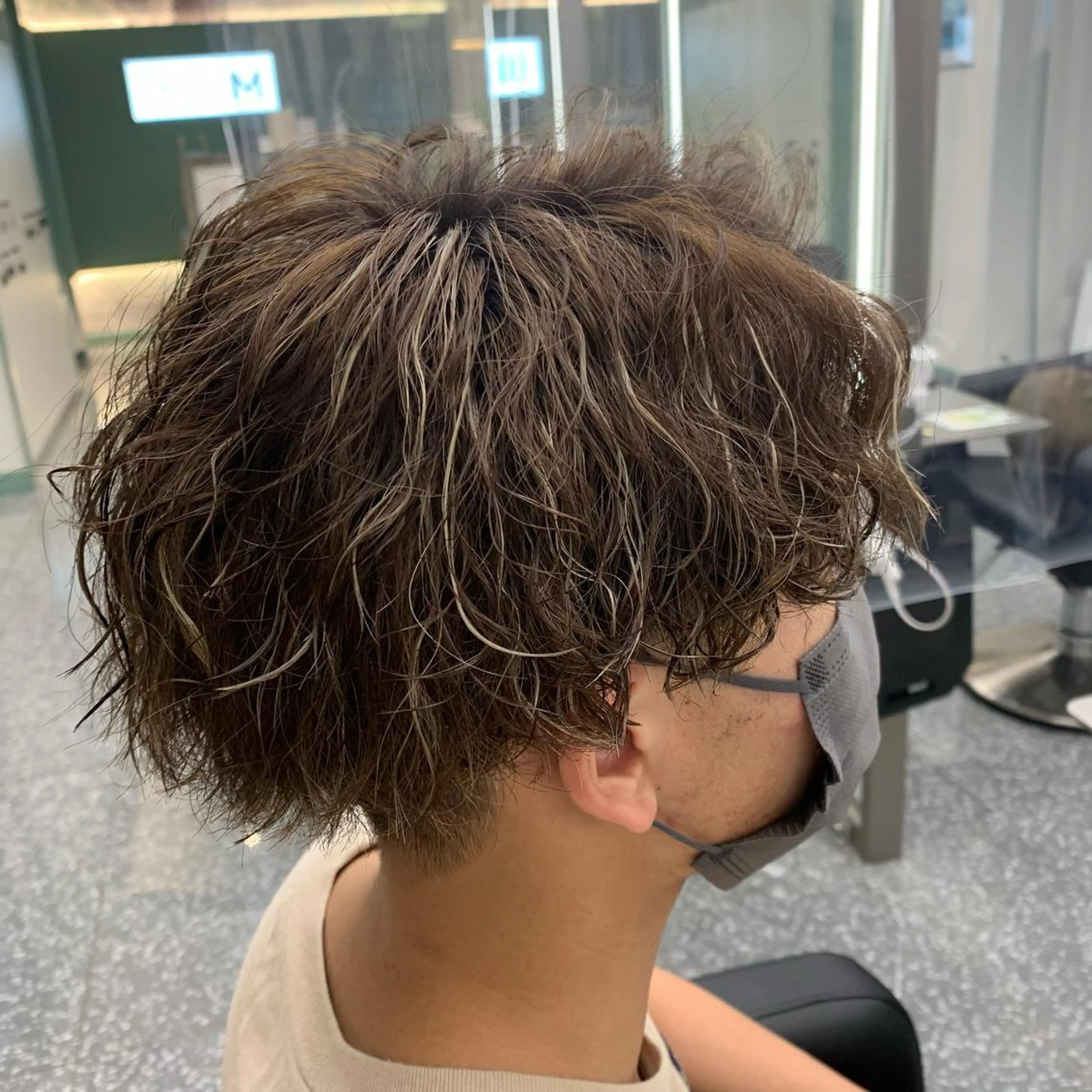 ショート カラー パーマ 小沼 正悟のヘアスタイル