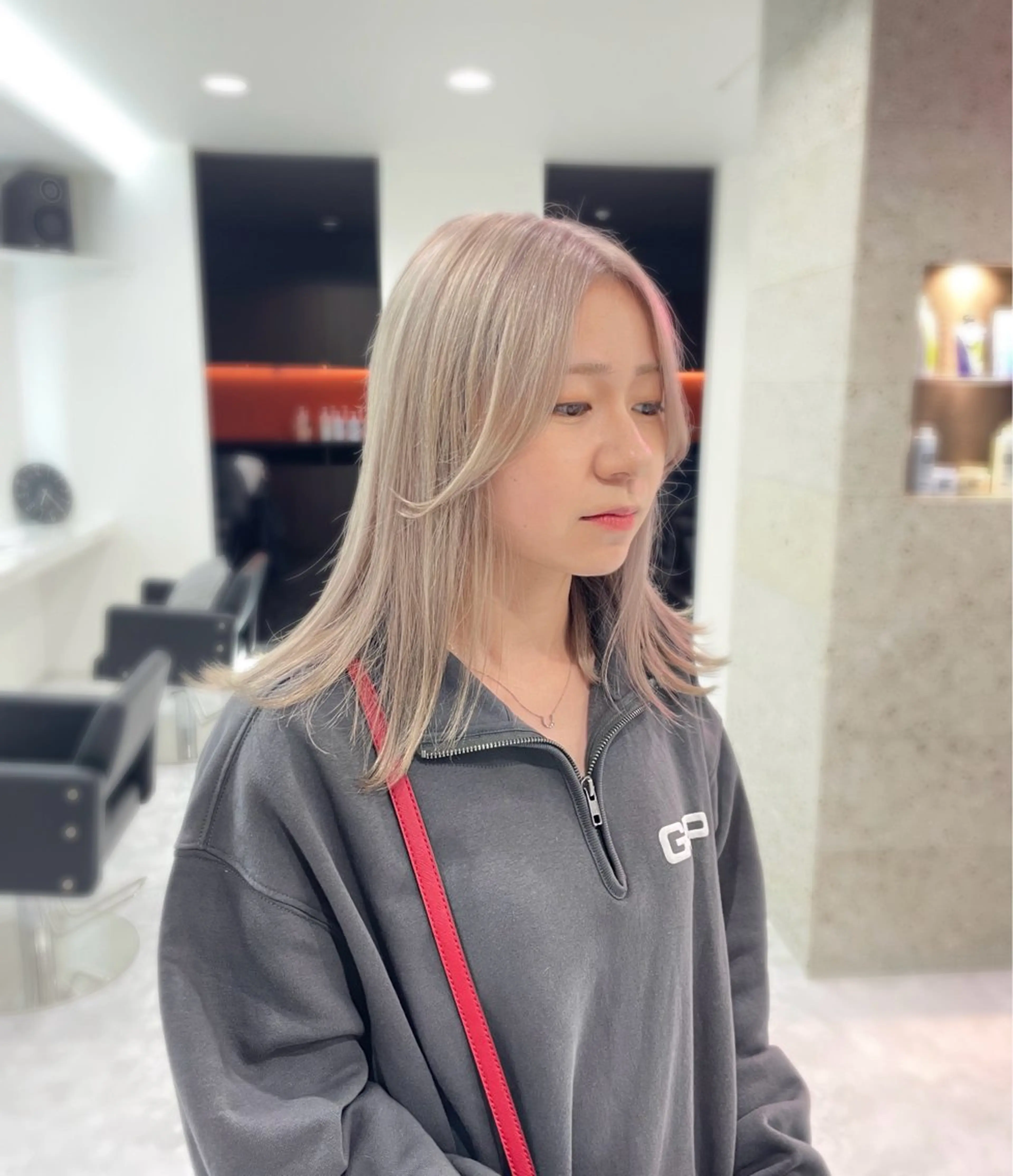 ミディアム 福田 奈那のヘアスタイル