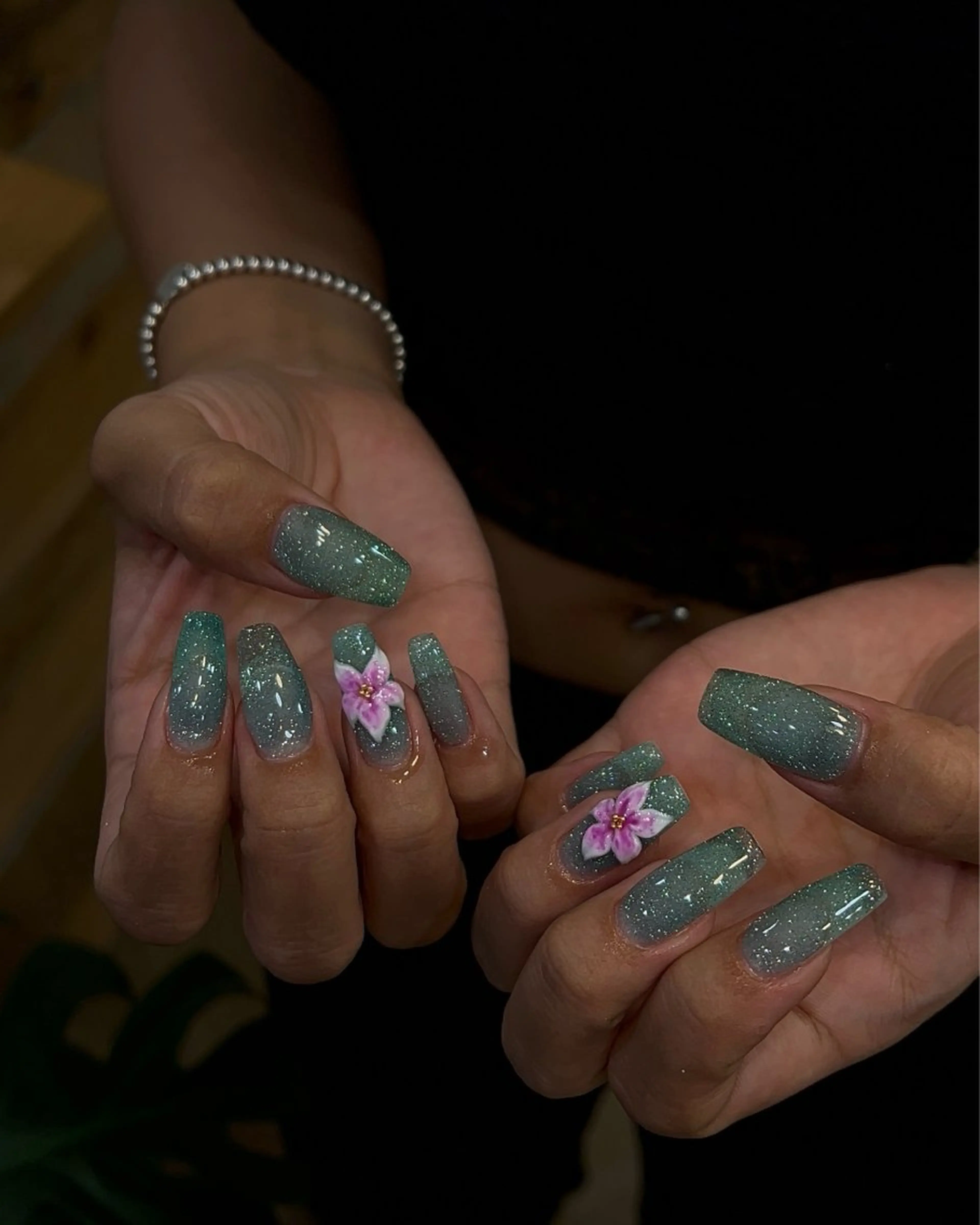 ネイル ハンドネイル フットネイル ハンドケア Nes.Nail所属・Miyagi Asamiのネイルデザイン