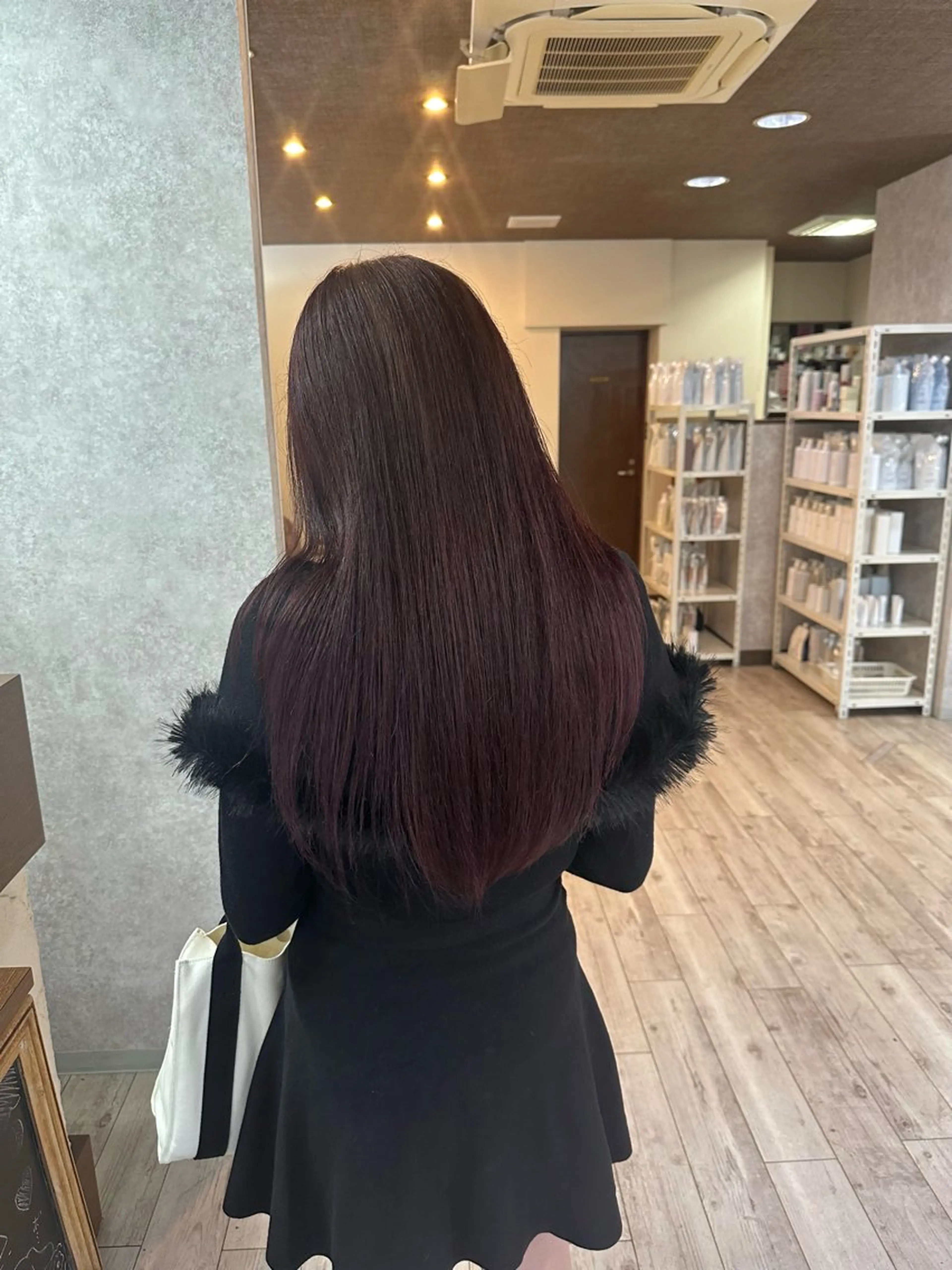 ロング カラー レッドカラー レイヤーカット カット ヘアカラー 高橋 みく/ minim 暖色のヘアスタイル