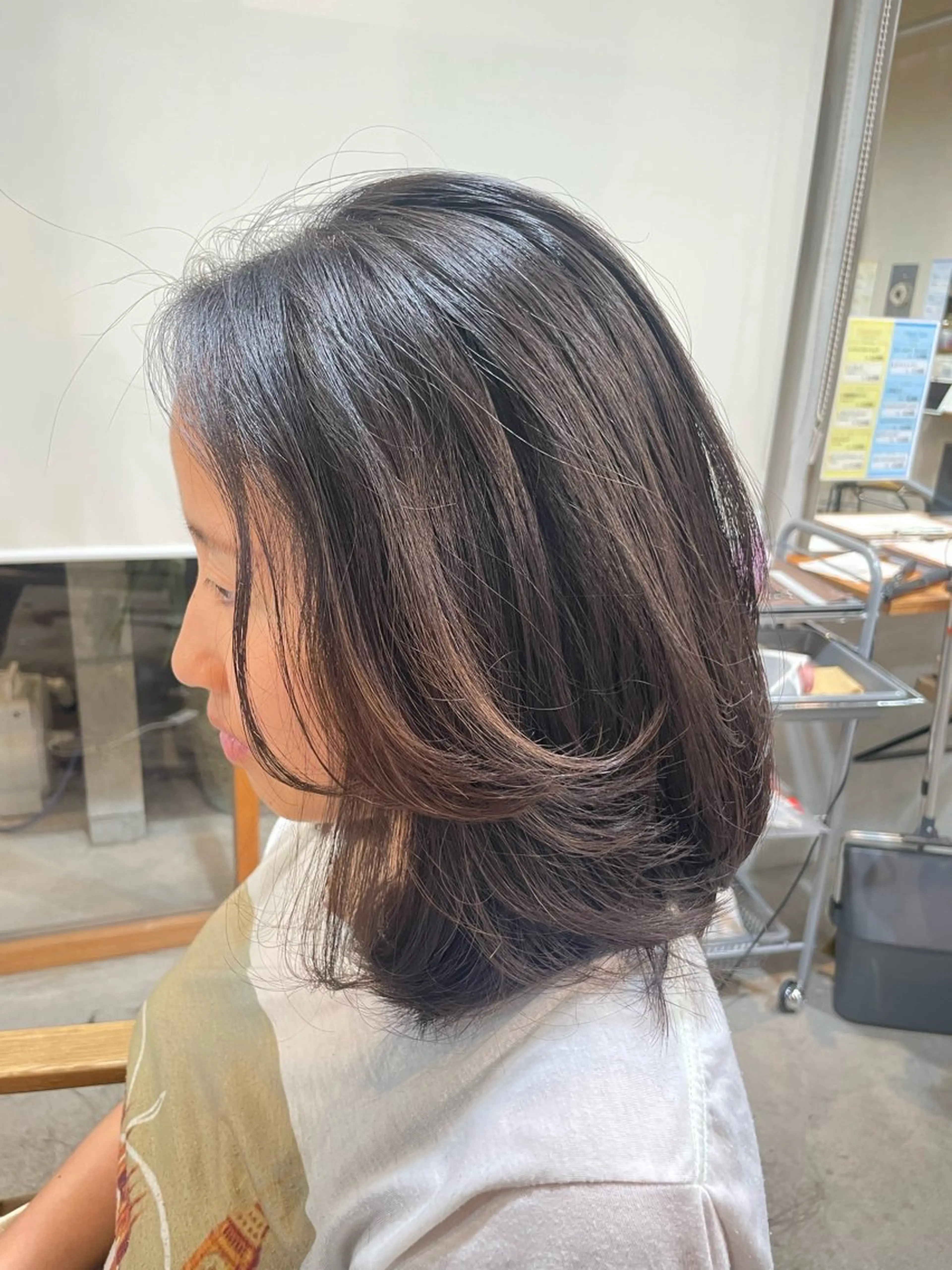 セミロング 顔周りカット レイヤーカット momoka 女性限定のヘアスタイル