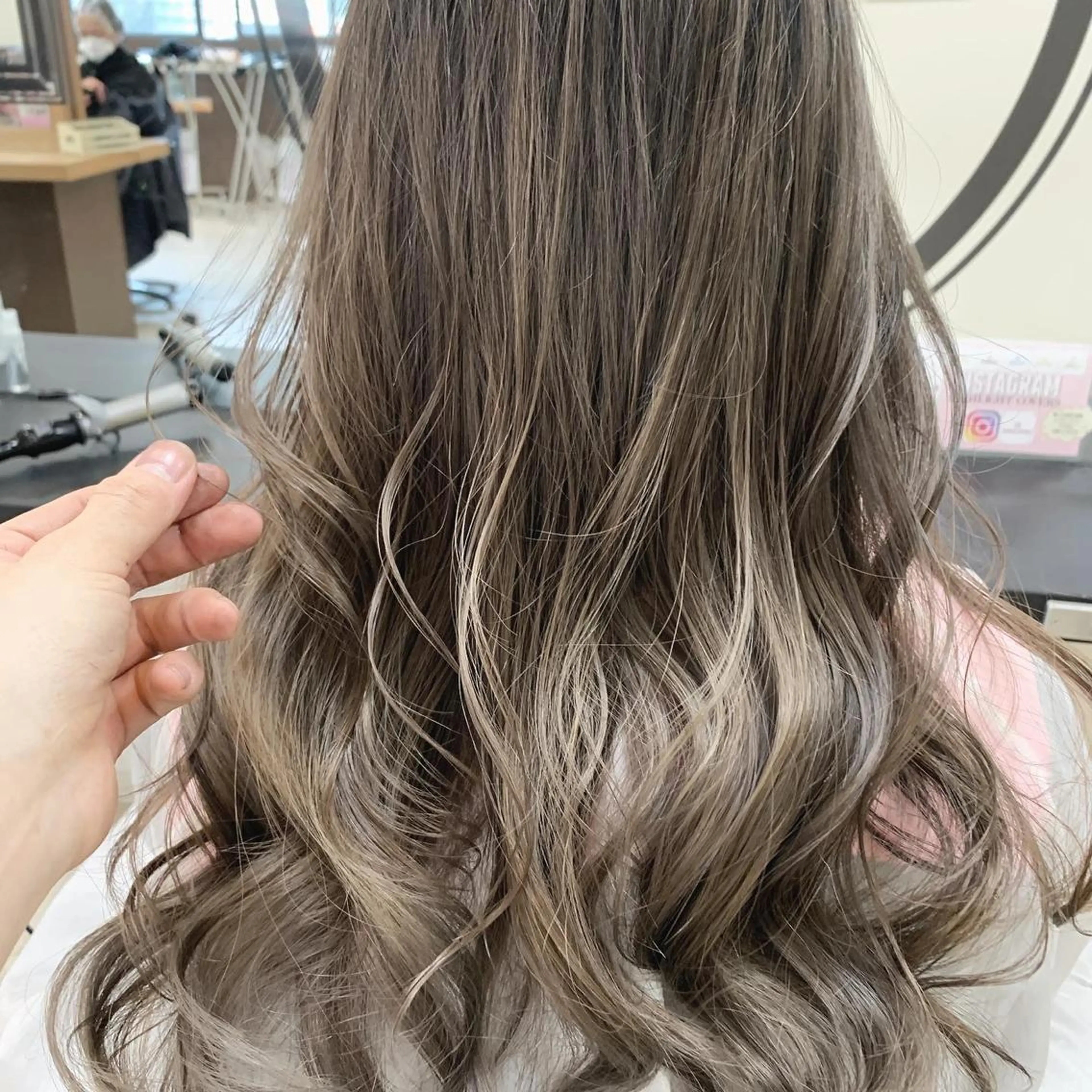 ロング カラー カット ヘアカラー トリートメント Lien 深井店のヘアスタイル