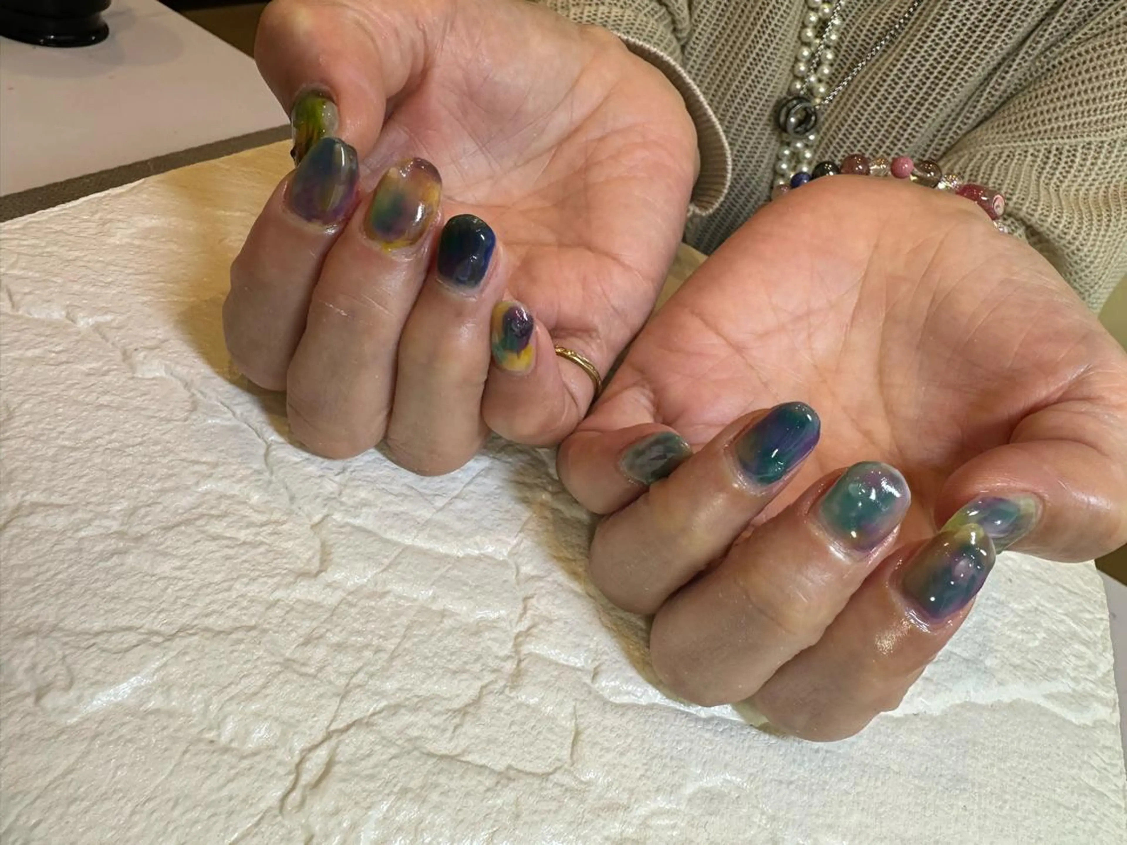 ネイル TotalBeautysalonCURE所属・CURE 朱梨のネイルデザイン