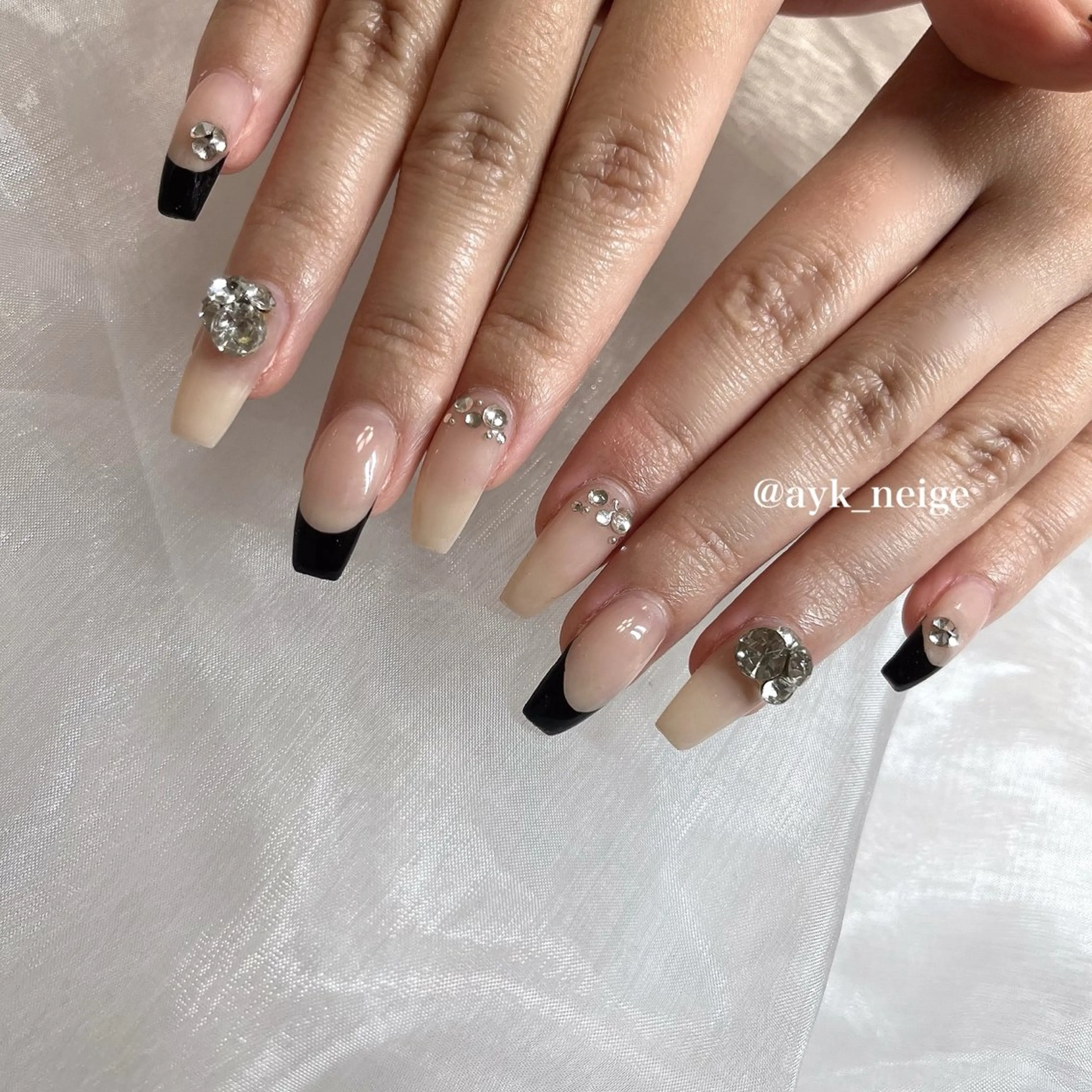 ネイル フットネイル キラキラネイル 韓国ネイル リボン n'eige nail所属・大谷 綾香のネイルデザイン