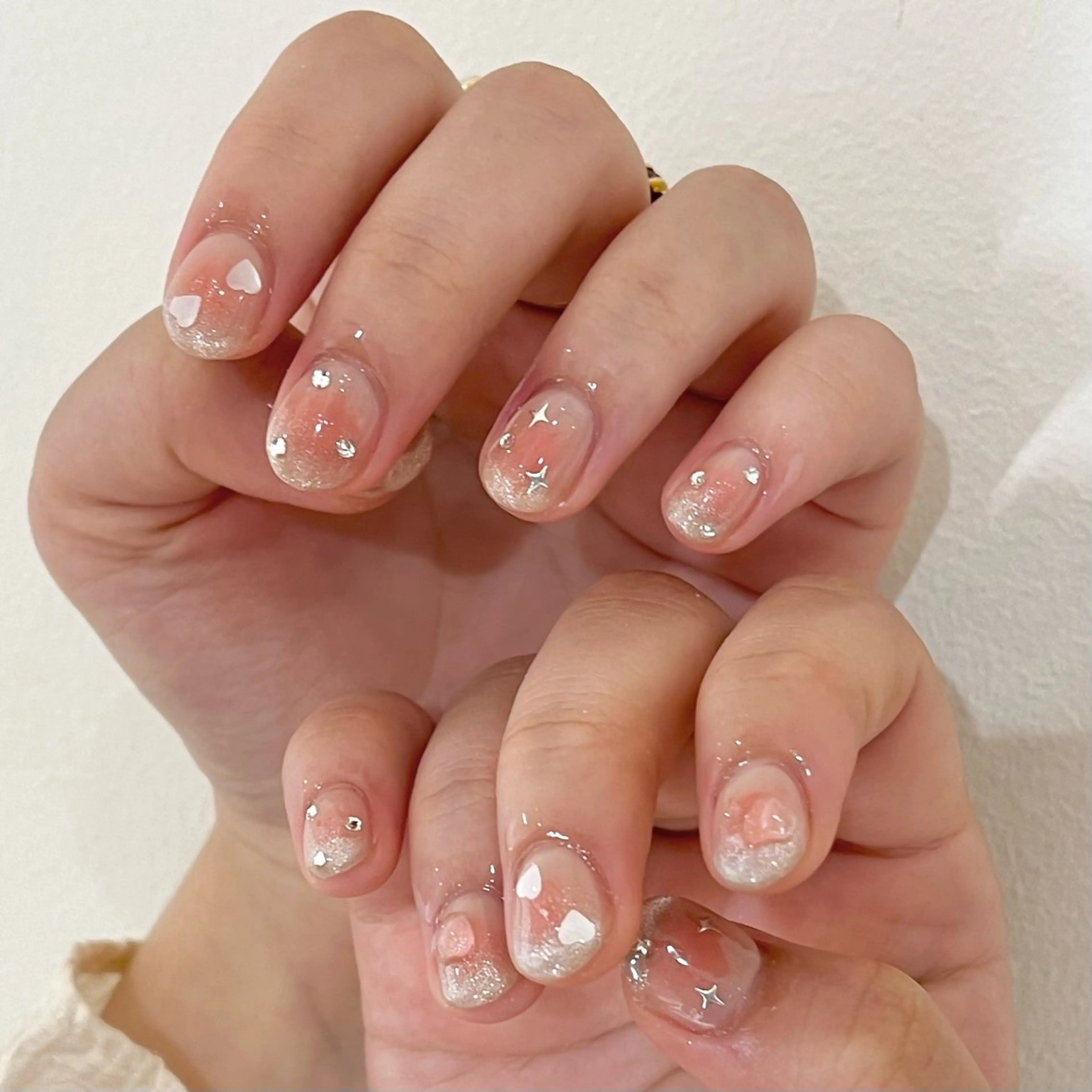 ネイル チークネイル ハンドネイル 内田 里穂のネイルデザイン