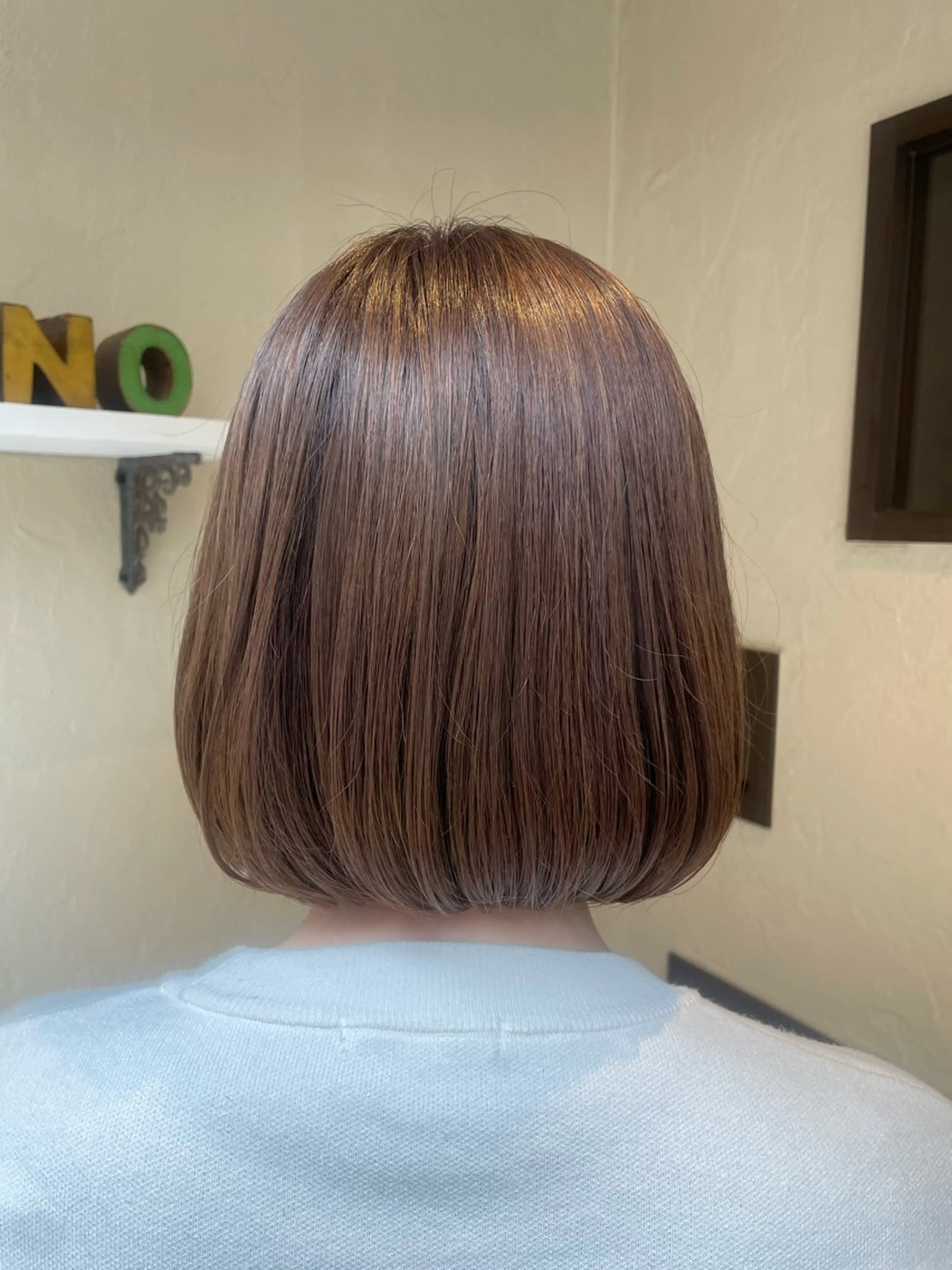 ミディアム カット ヘアカラー 大庭 萌瑚のヘアスタイル