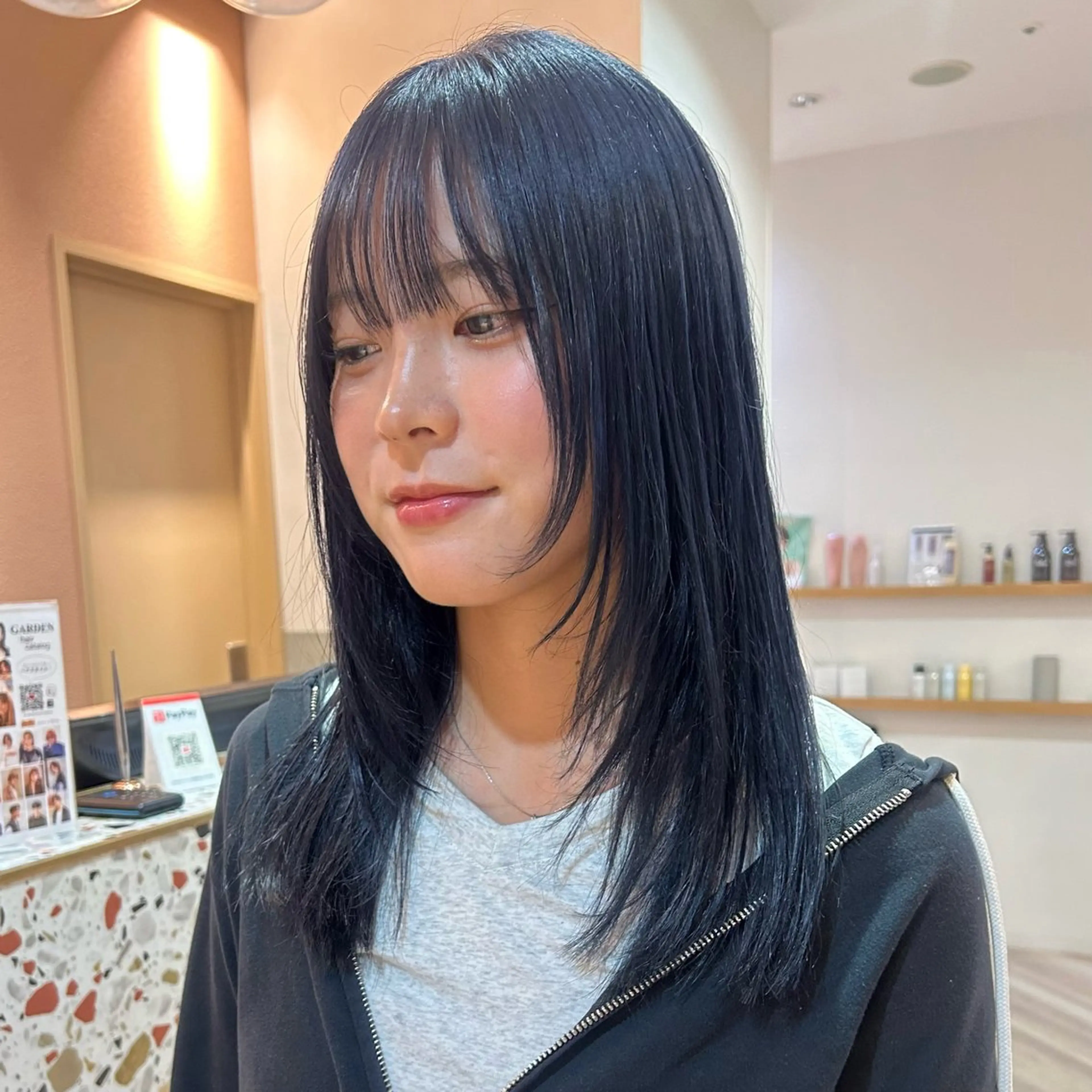 ミディアム カラー 黒髪 ブルーカラー ブルーブラック 透明感カラー このか/似合わせ/ 透明感/ダブルカラーのヘアスタイル