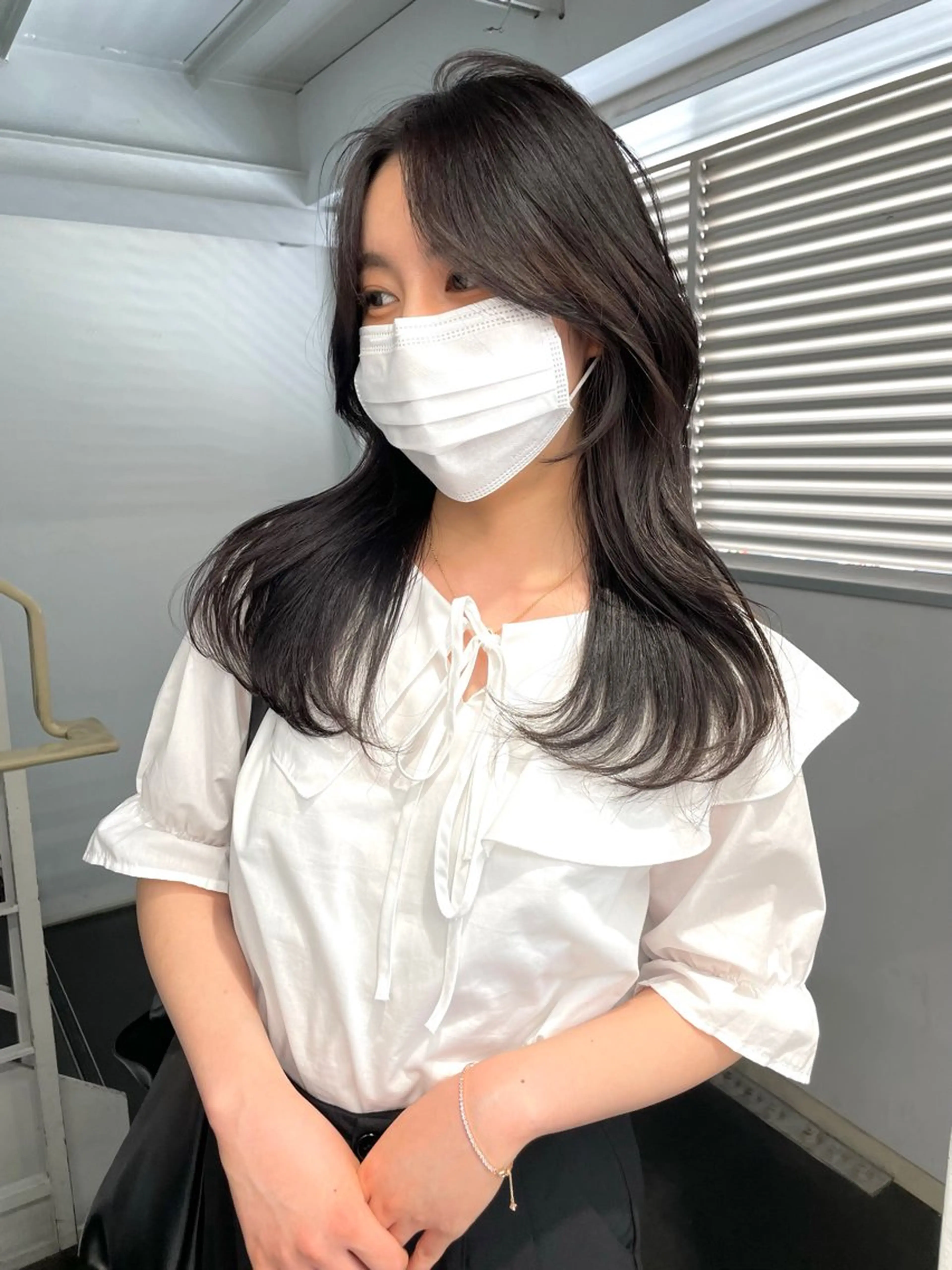 セミロング カラー ヘアアレンジ 透明感カラー 韓国風ヘア レイヤーカット the path shogo🌻のヘアスタイル