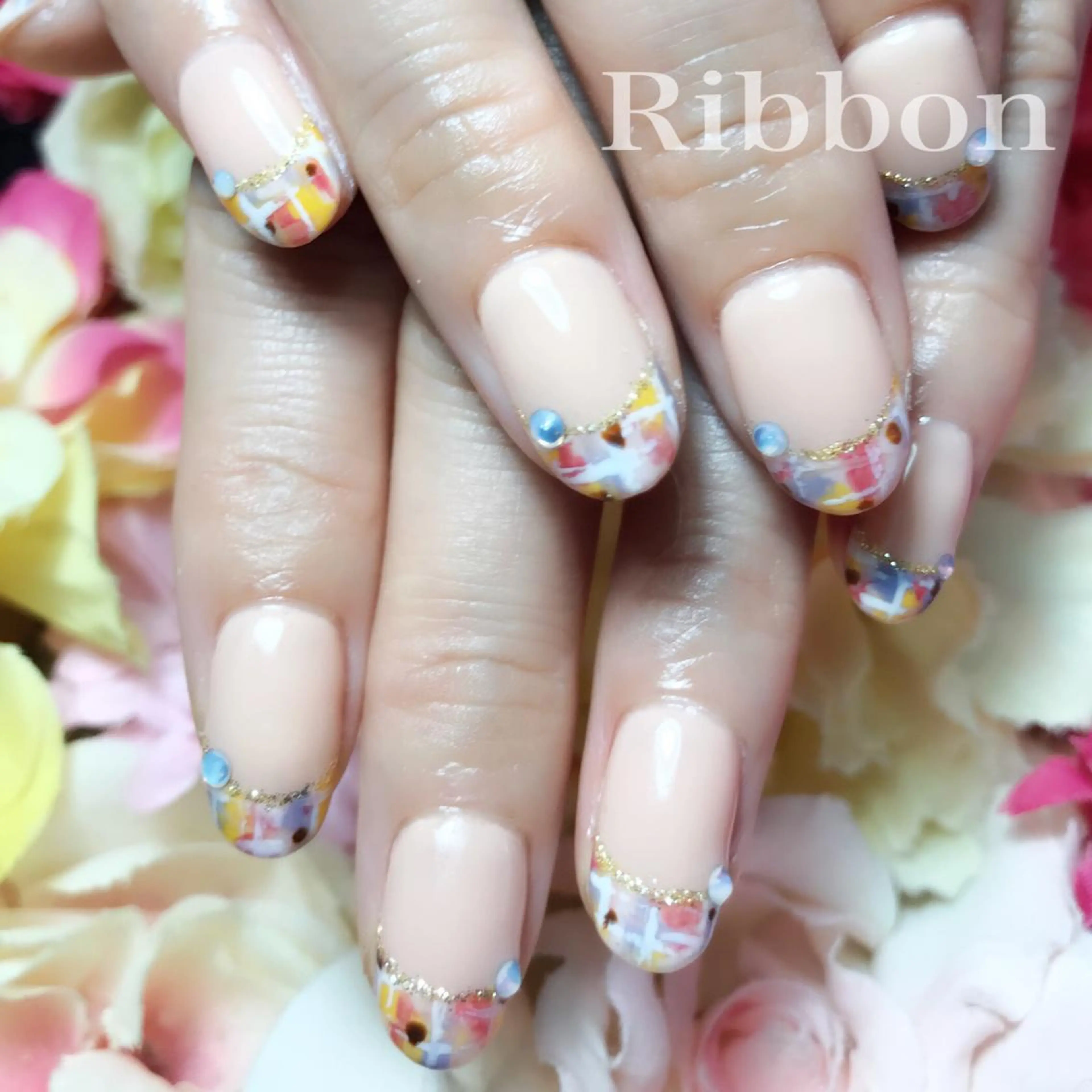 セミロング カラー ネイル マツエク・マツパ トップネイリスト Ribbon立川店のネイルデザイン