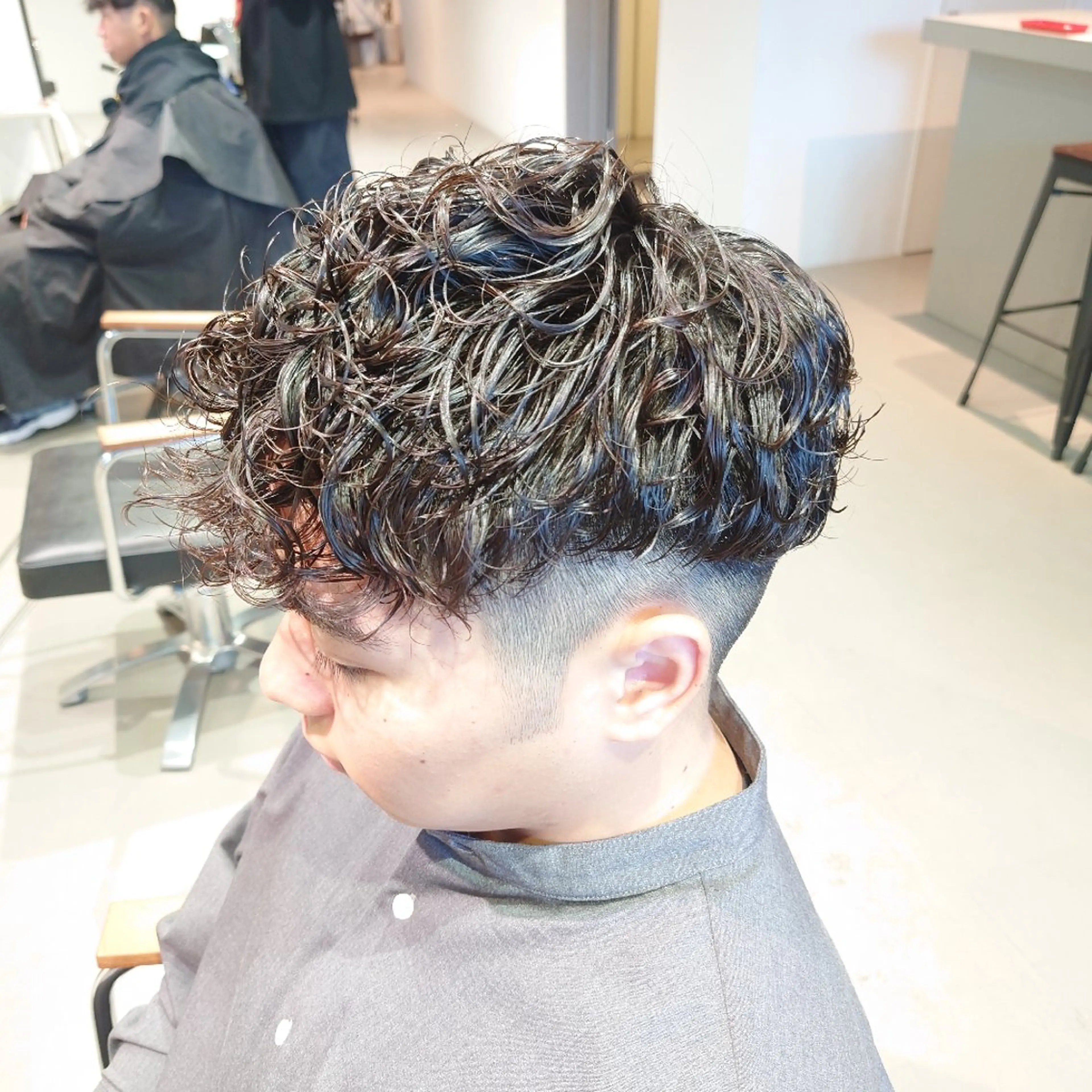 ショート パーマ メンズ iss所属・メンズ/パーマ特化 /波巻き/林洋平のヘアスタイル