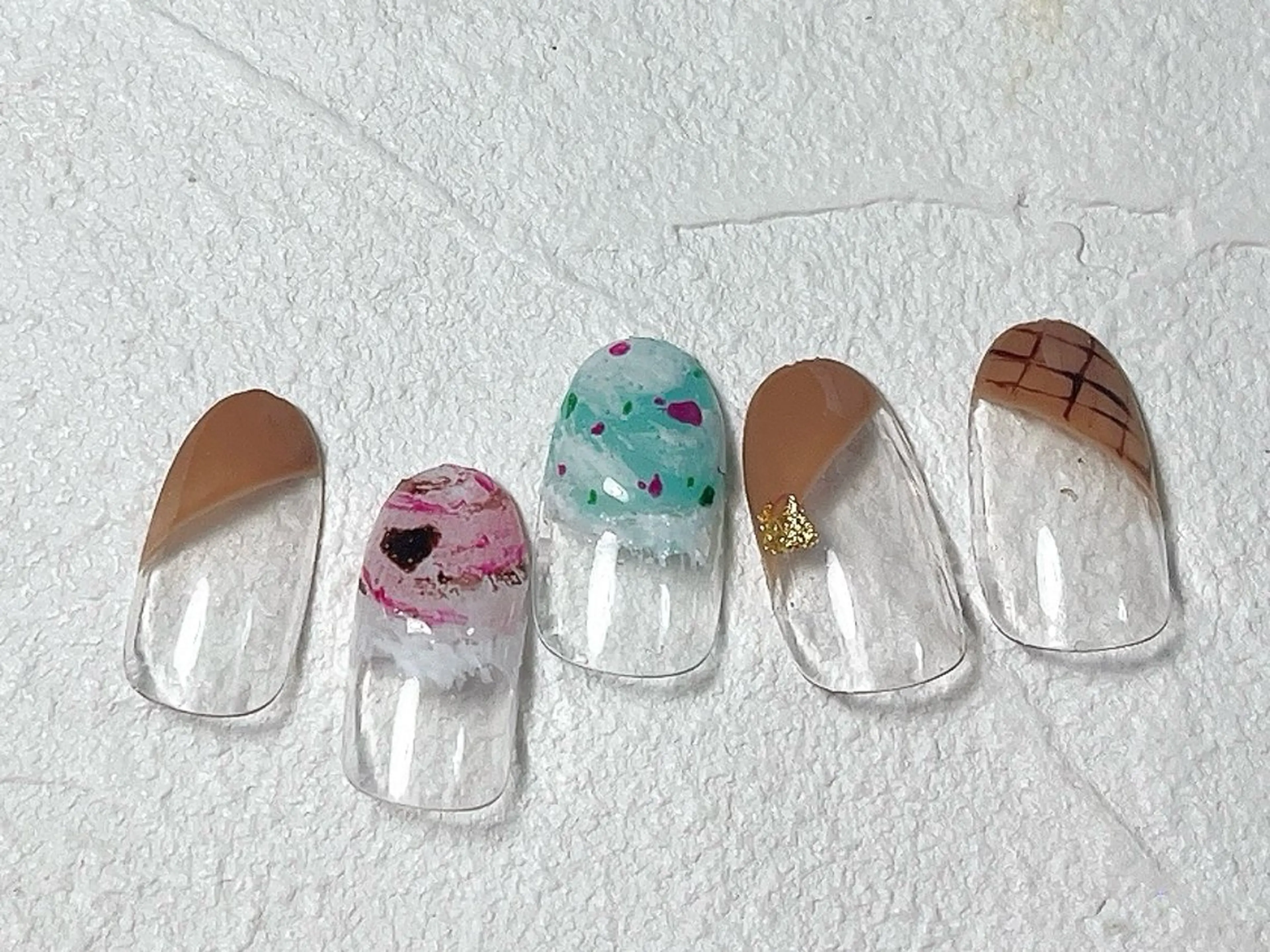 ネイル オーロラネイル フットネイル フレンチネイル ジェルネイル 氷ネイル・うるうるネイル kiki nail たまプラーザのネイルデザイン