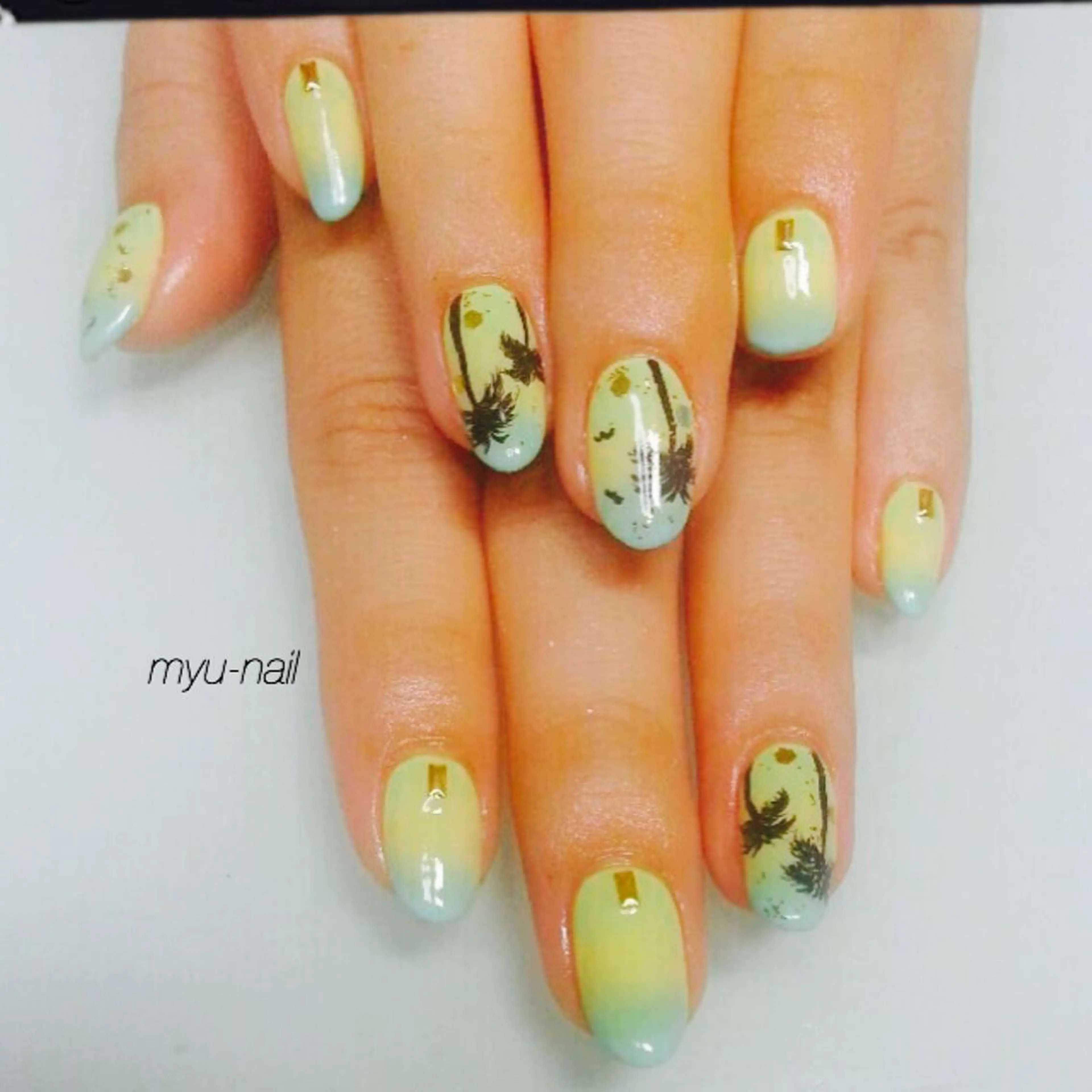 ネイル アートネイル グラデーション ホームサロン myu-nailのネイルデザイン