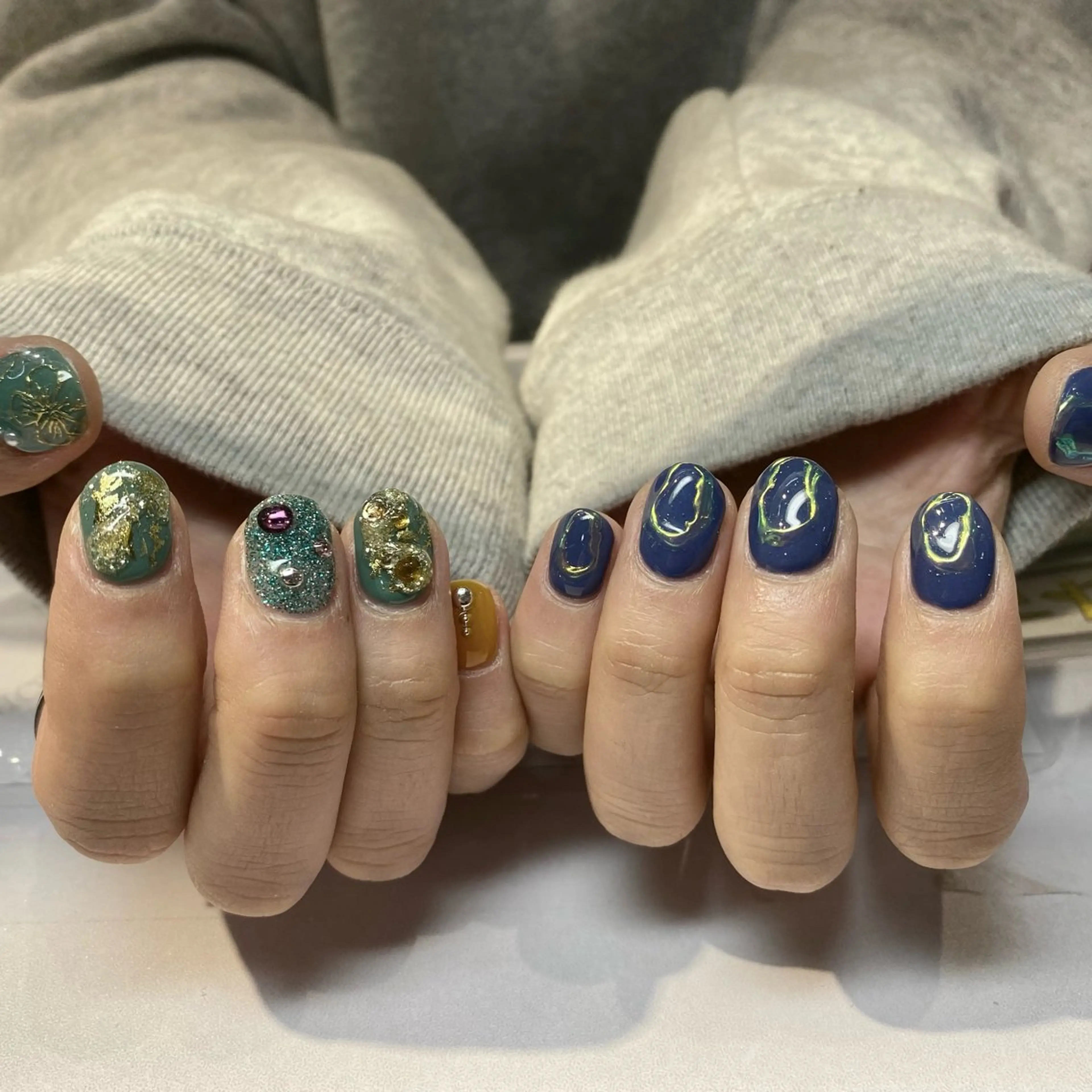 ネイル ミラーネイル jellyfish アカリ【静岡駅5分】のネイルデザイン