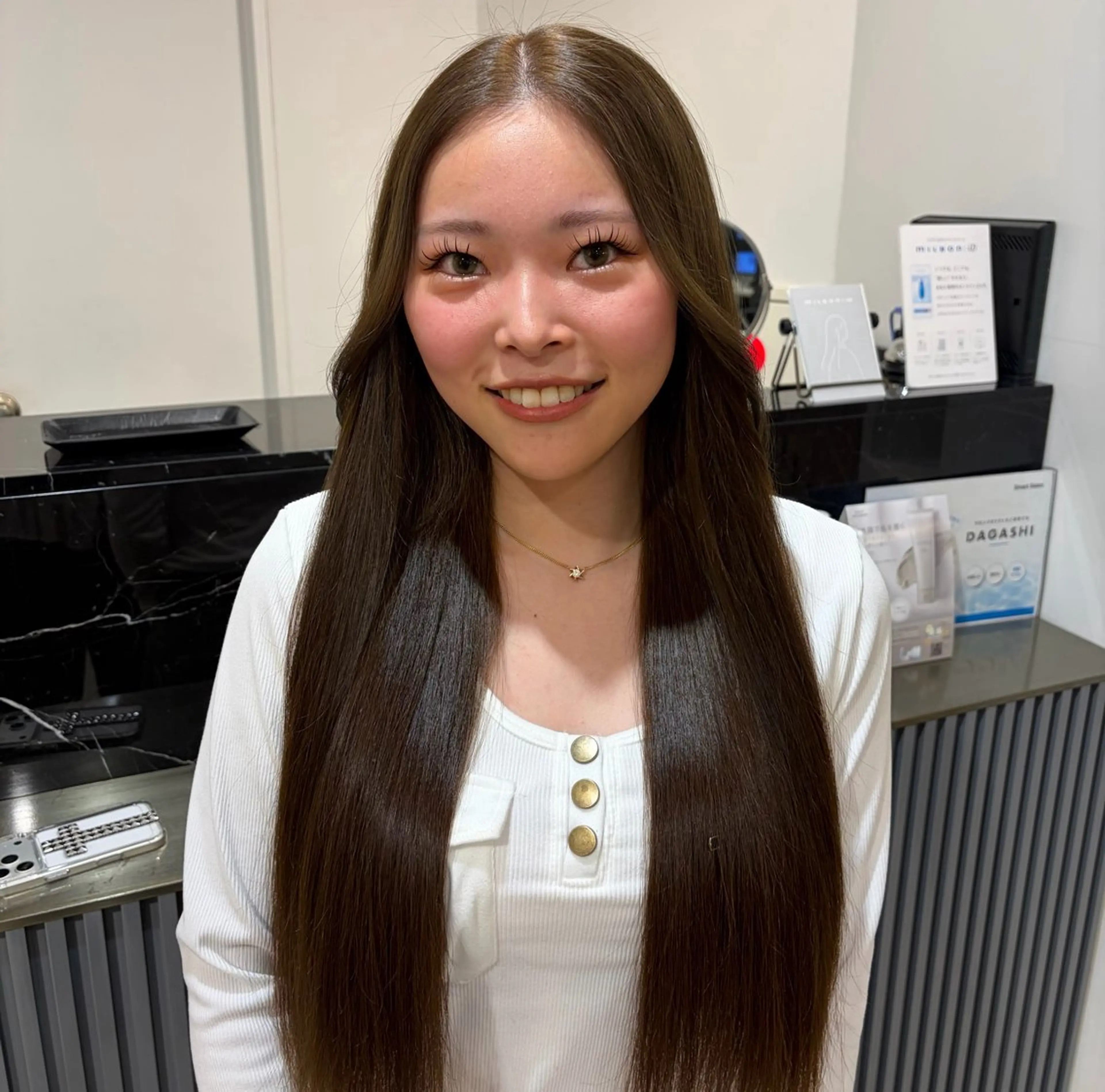 ロング トリートメント すみれ✨レイヤー 🫧透明感カラーのヘアスタイル