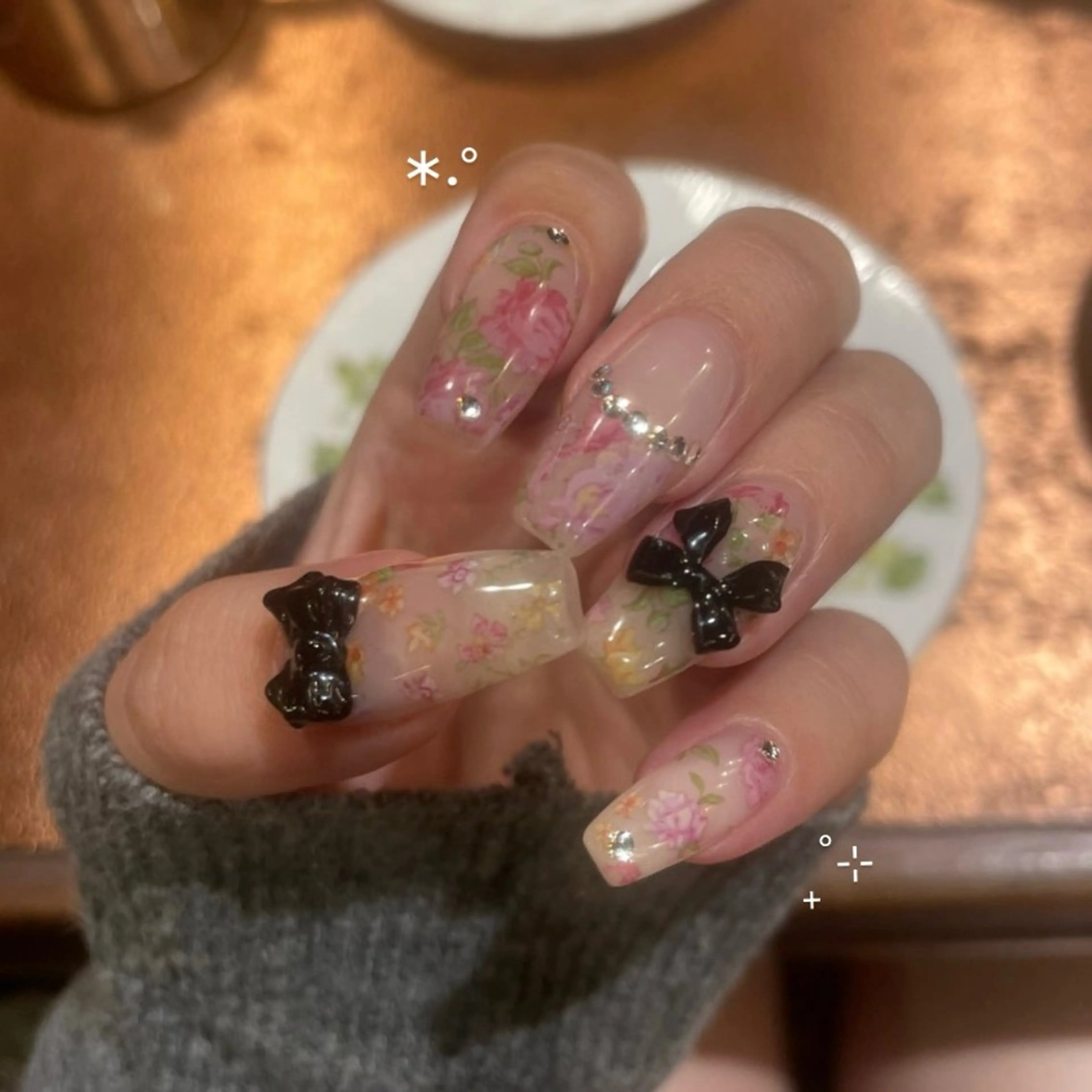 ネイル ハンドネイル ワンホン/キラキラ ネイル💎yukaのネイルデザイン