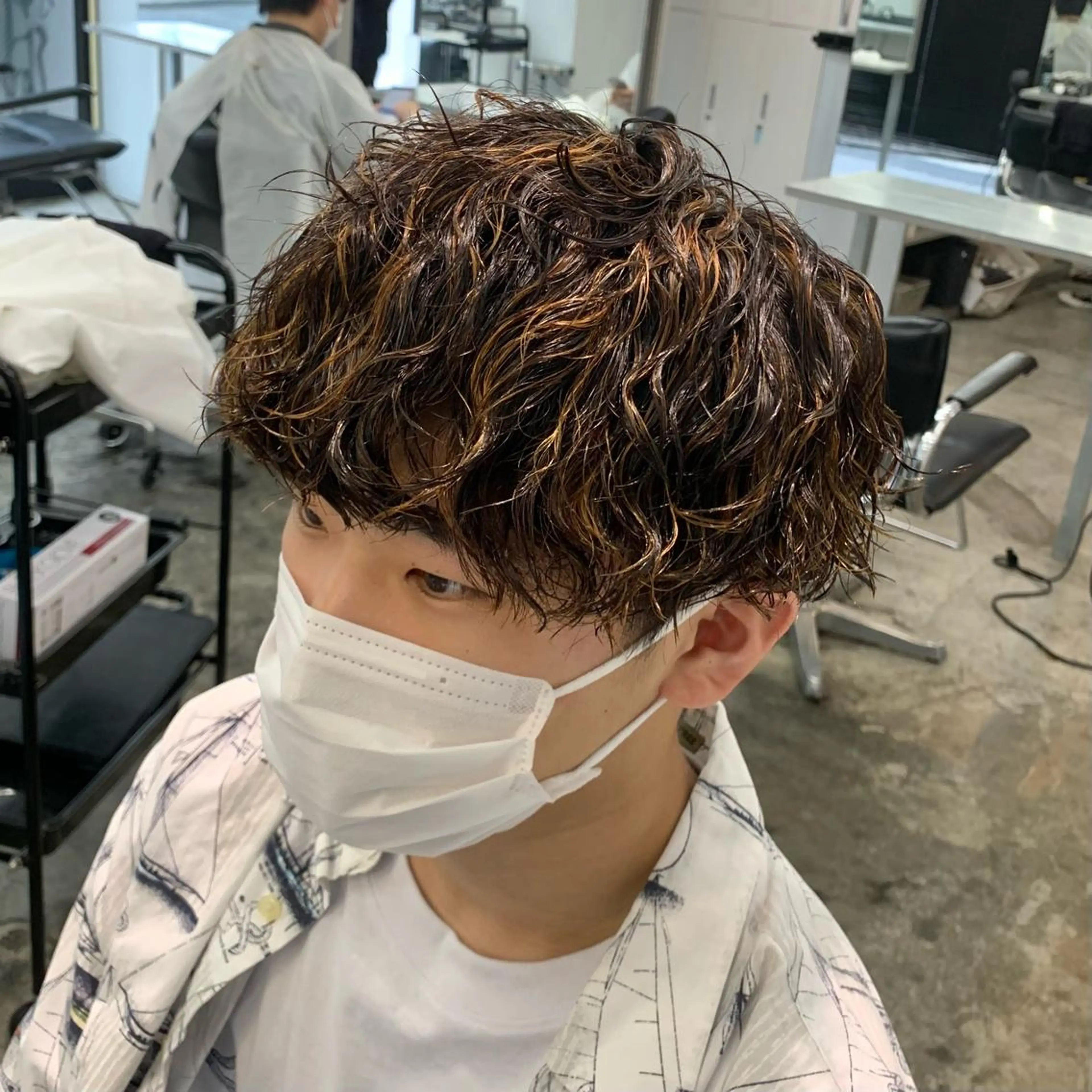 ショート カラー パーマ メンズ メンズハイライト ハイライトカラー ハイライト カット ヘアカラー パーマ メンズ特化美容師/ 藤戸 椋のヘアスタイル