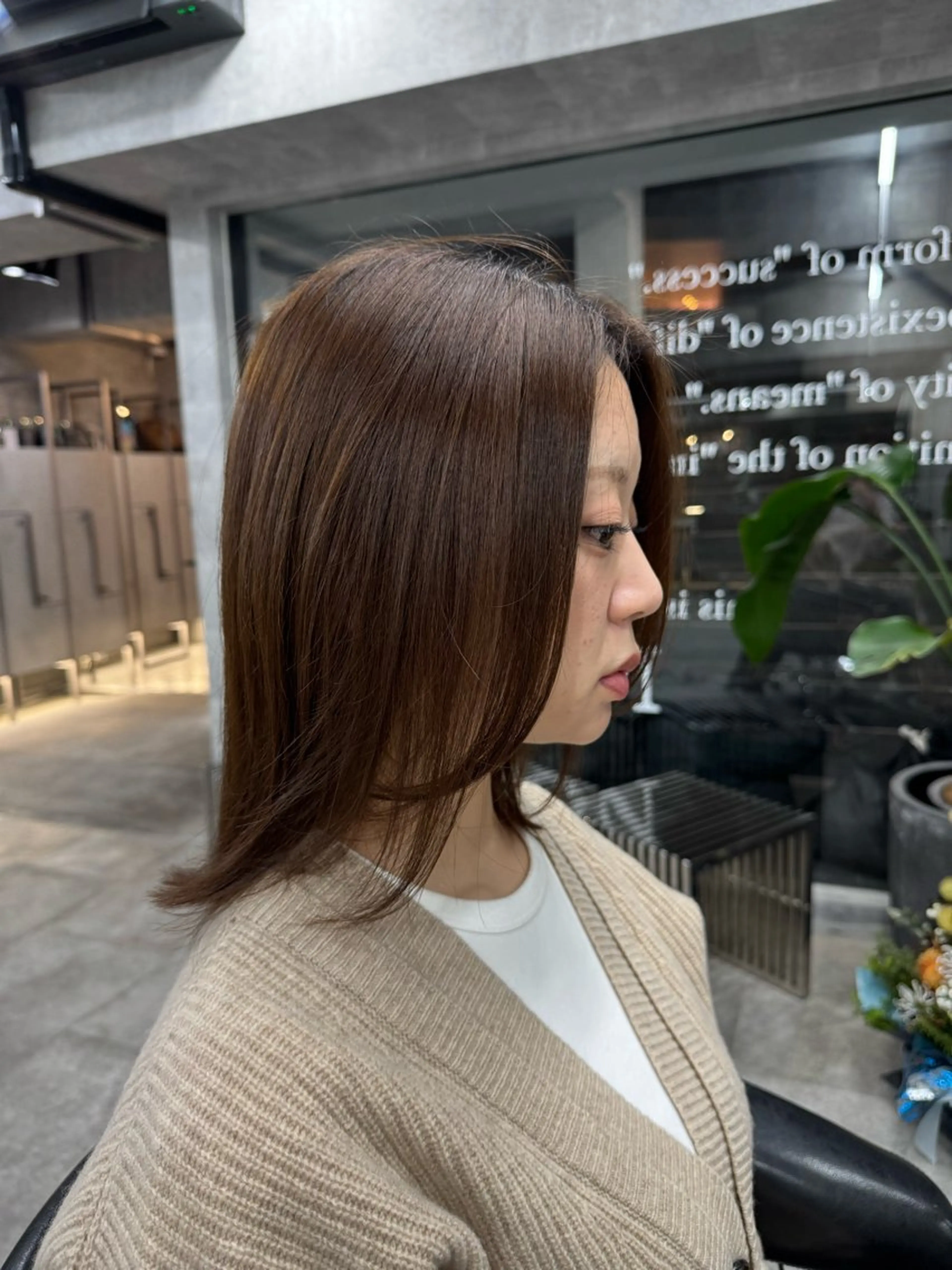 ミディアム カラー カット ヘアカラー NOOS omotesando所属・あなたのお悩み改善" You"💚❤️💛のヘアスタイル