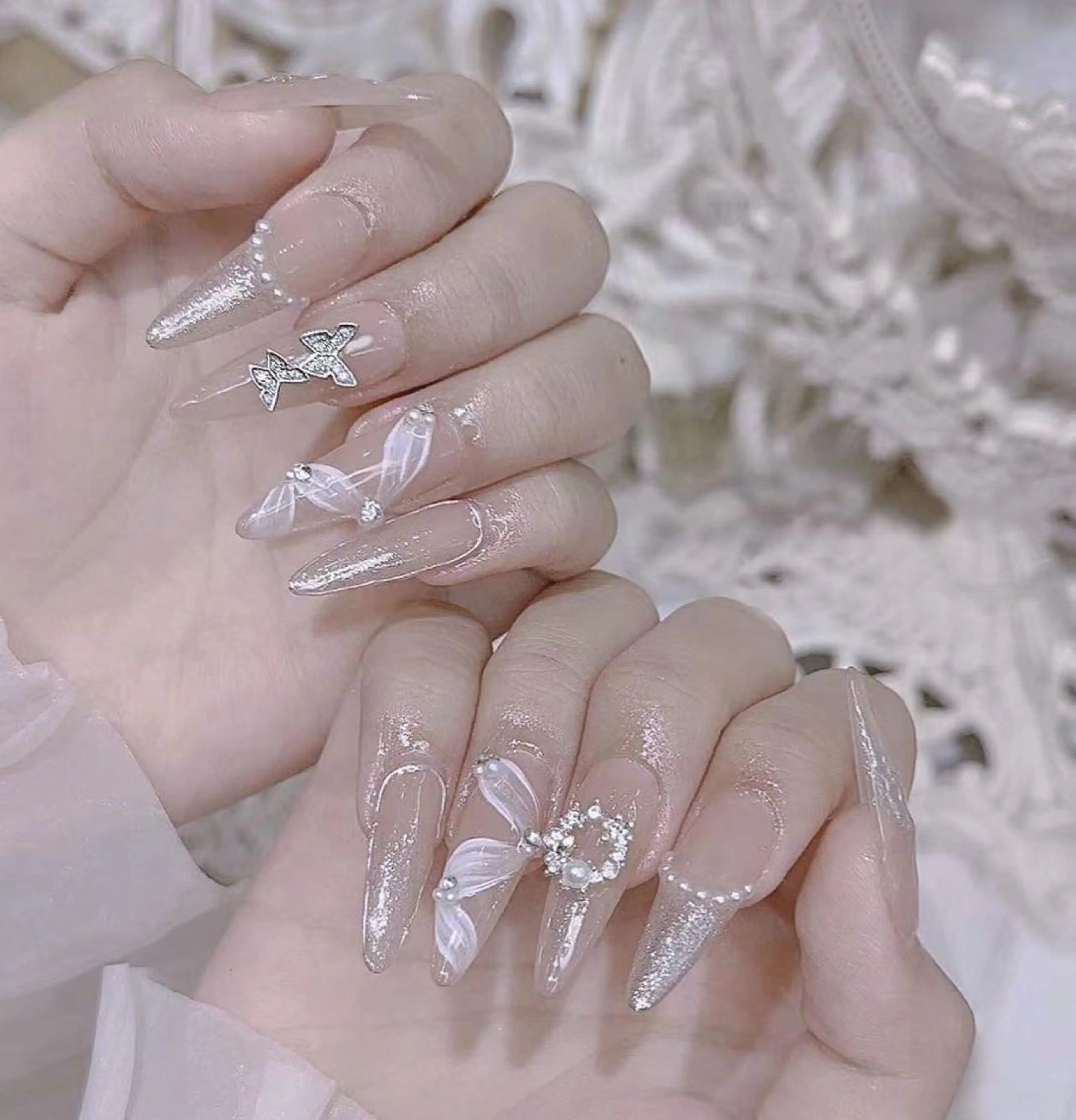 ネイル アートネイル 長さ出し ネイルチップ Queens momoのネイルデザイン