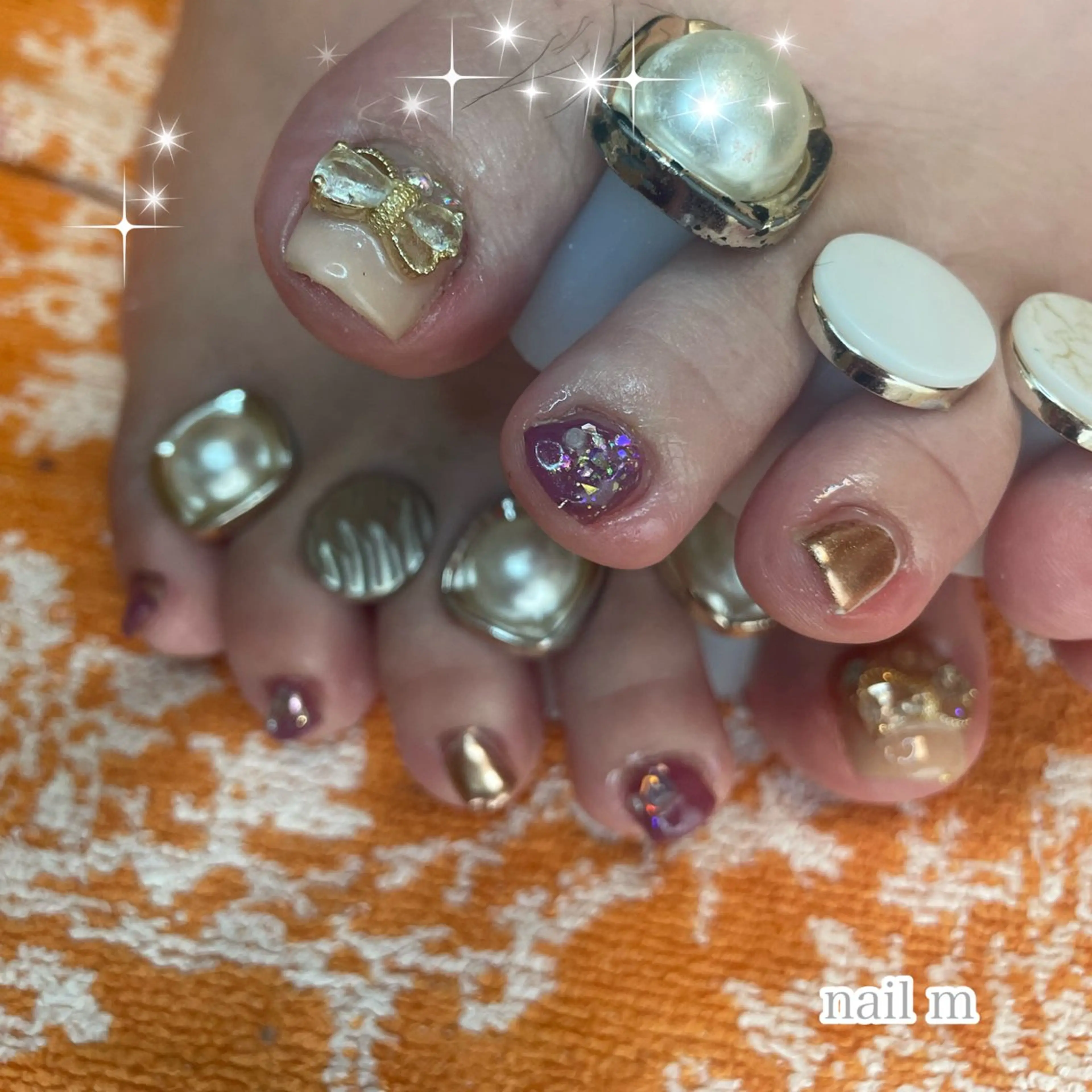 ネイル フットネイル ガーリー ハート ホログラムネイル ミラーネイル NAIL★M 真紀のネイルデザイン