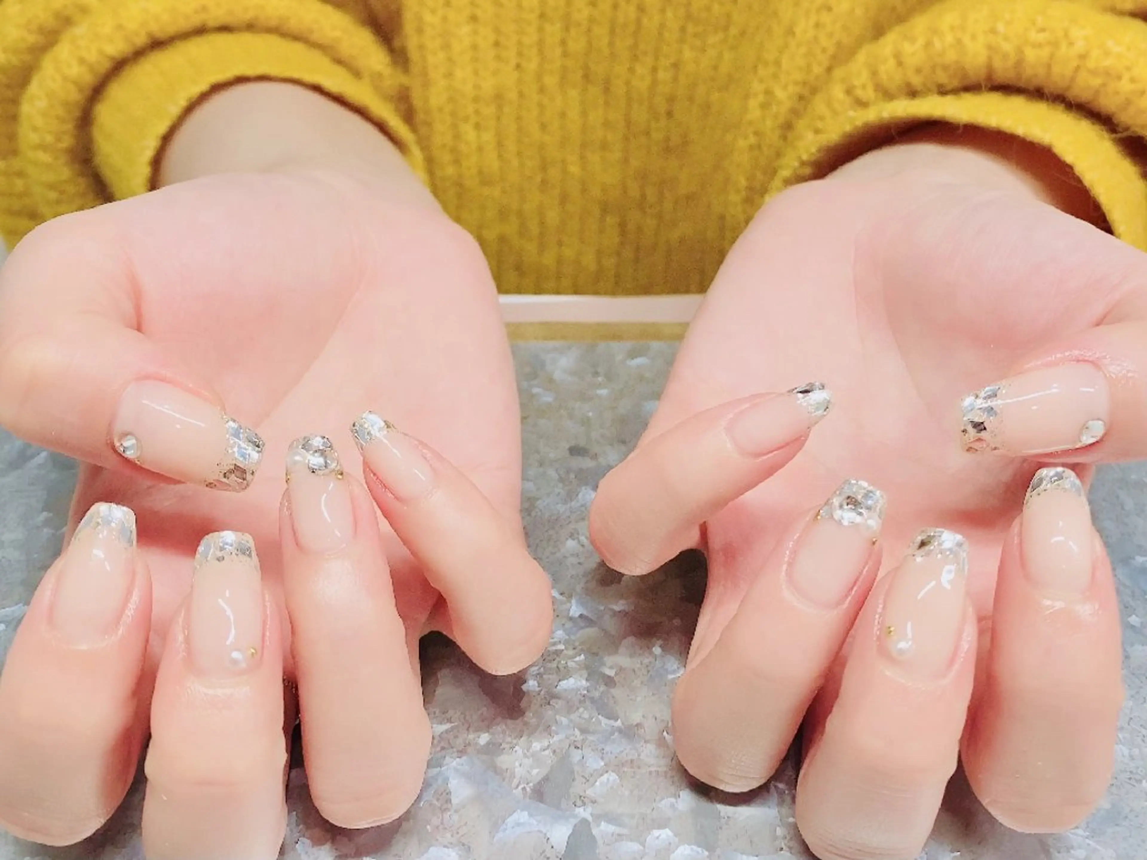 ネイル フレンチネイル ガラスフレンチ ラメ(グリッター) ブライダルネイル ハンドネイル 13日3980円‼️ マグもデザインも◎のネイルデザイン