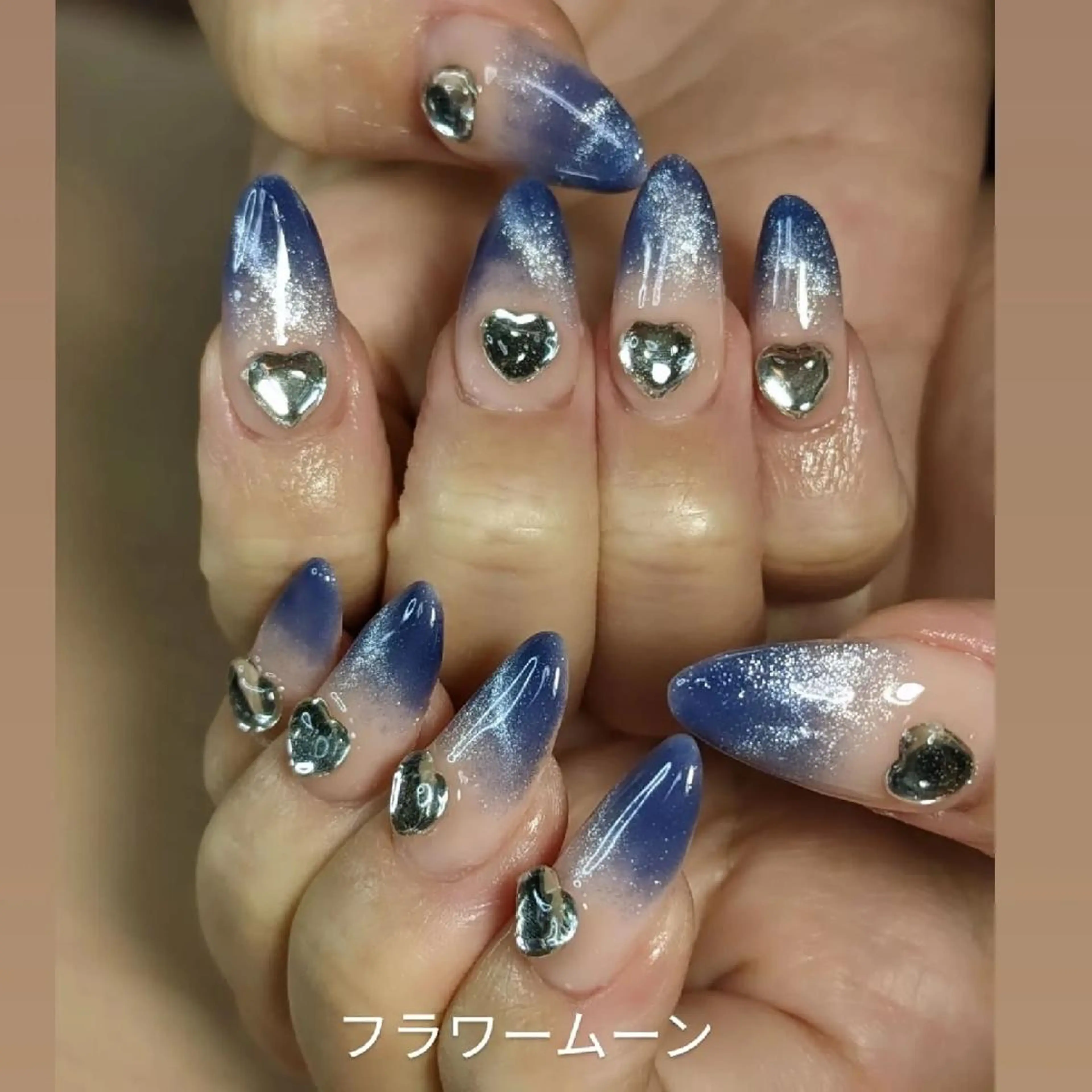 ネイル マグネットネイル フラワー ムーンのネイルデザイン